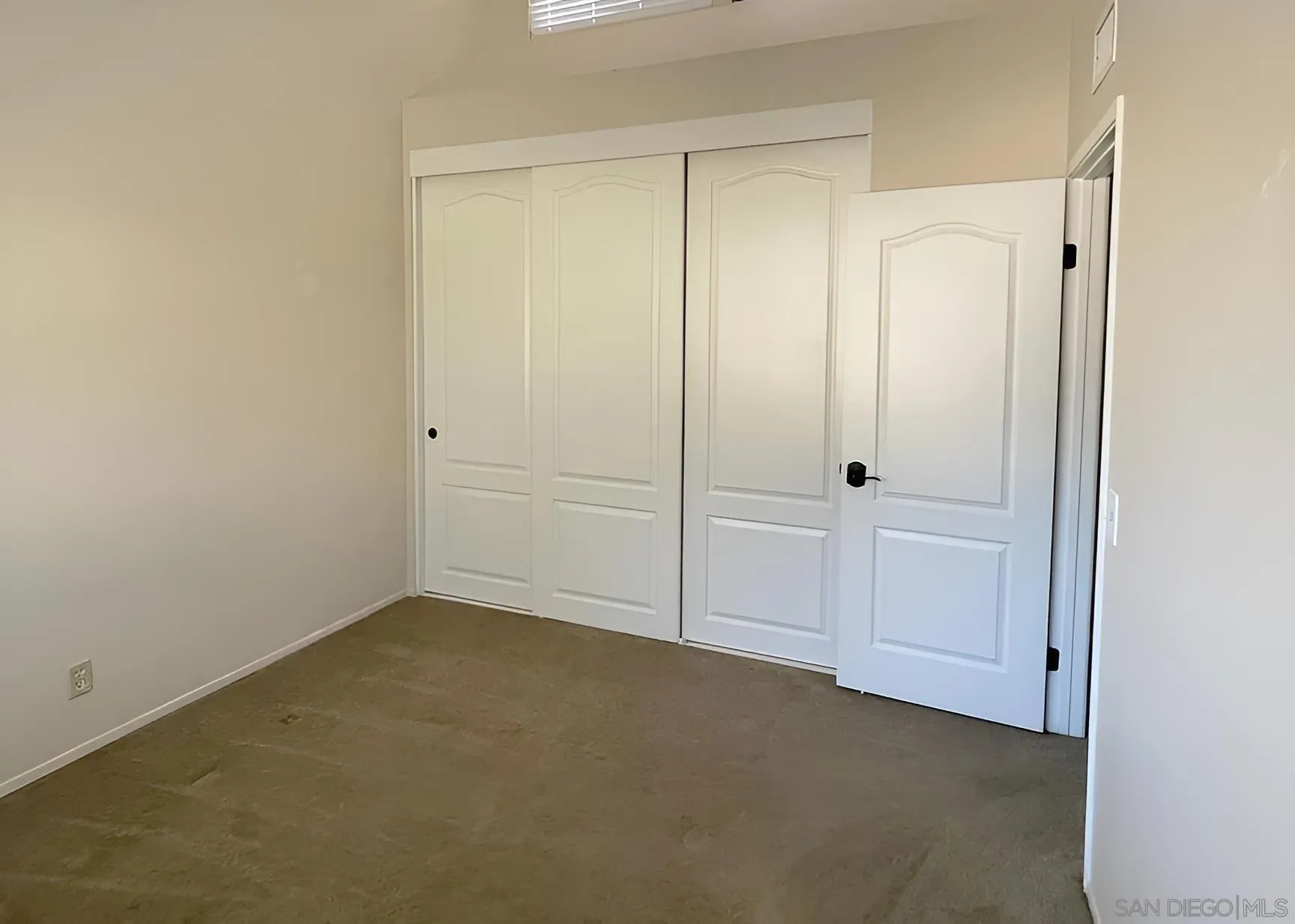 https://cdn.realtyfeed.com/cdn/127/260008933/97992443dd8b8cf16296b4bd308ad89b.webp