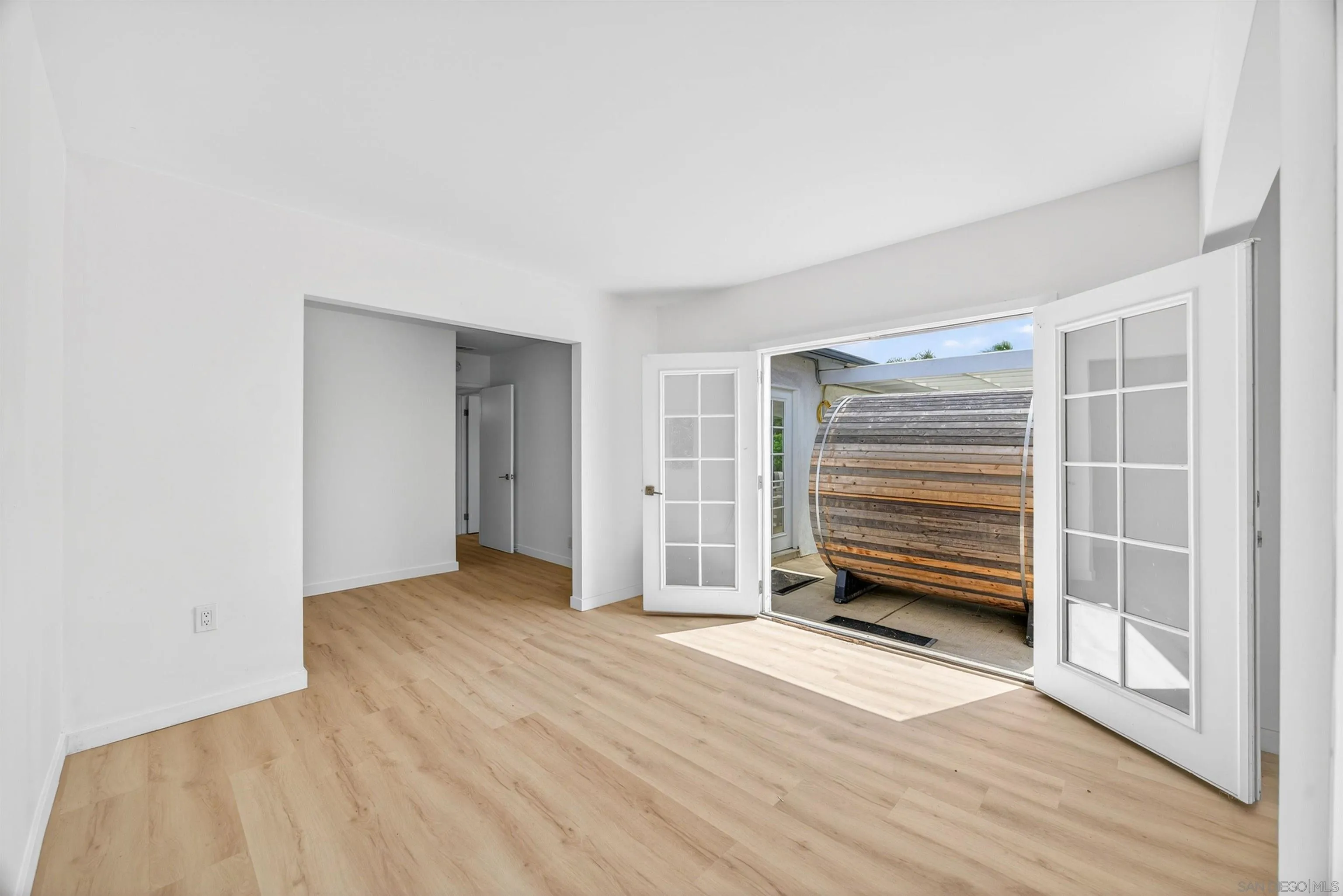 https://cdn.realtyfeed.com/cdn/127/260008937/6405d110a07e2a94909dd85f8714ab7f.webp