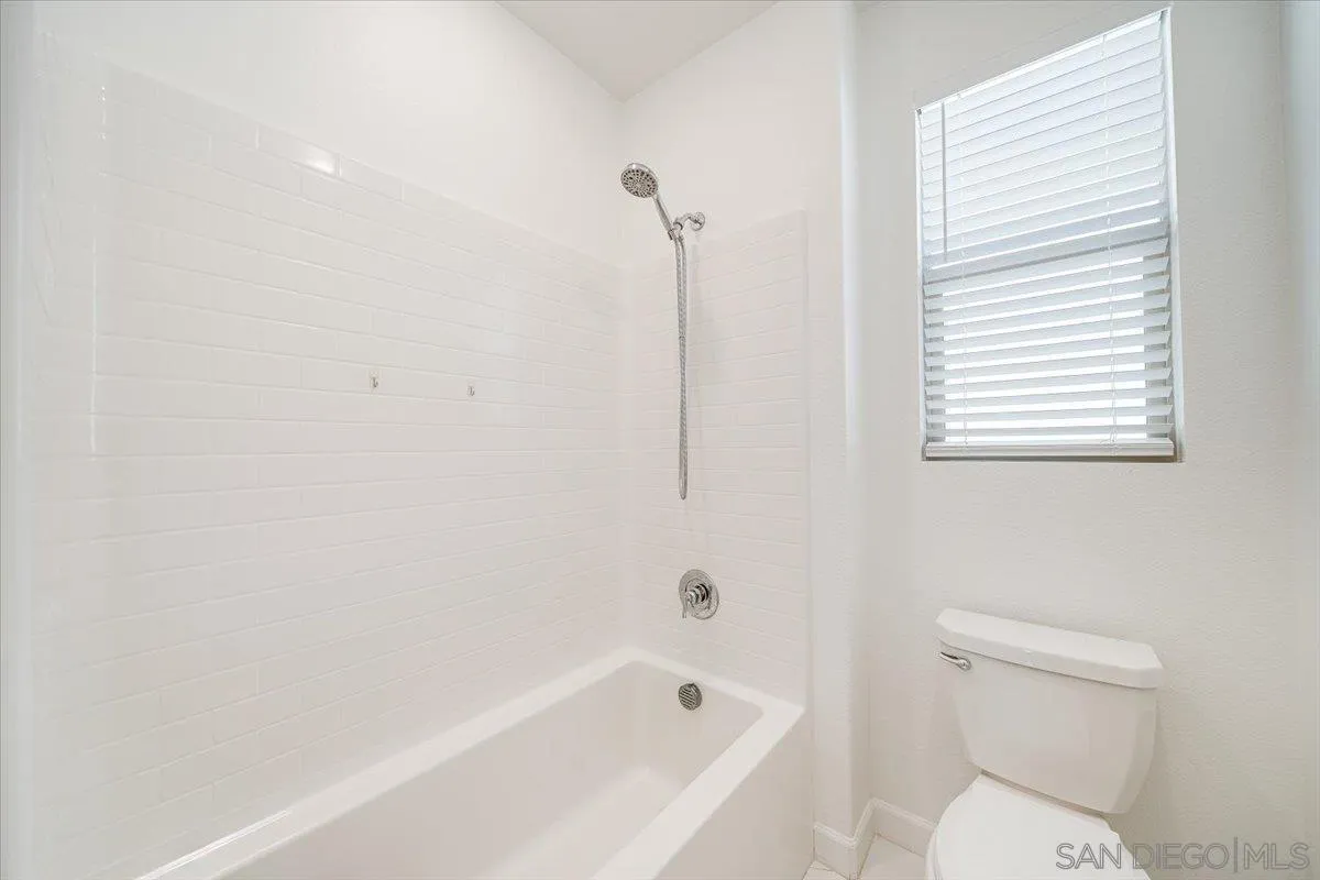 https://cdn.realtyfeed.com/cdn/127/260008940/3ce2b284160e82739fc3908ebe6804ef.webp