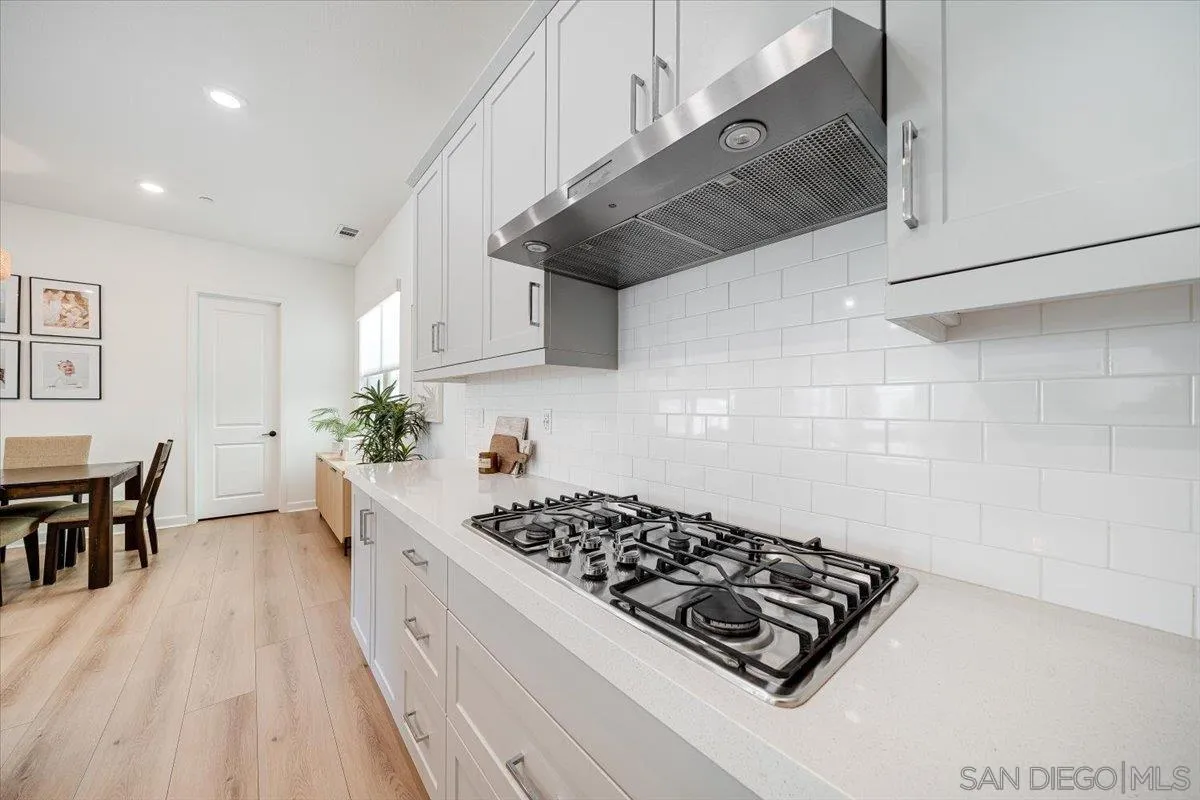 https://cdn.realtyfeed.com/cdn/127/260008940/75a2d98f0f0ccb59afabb2d00fb19c57.webp