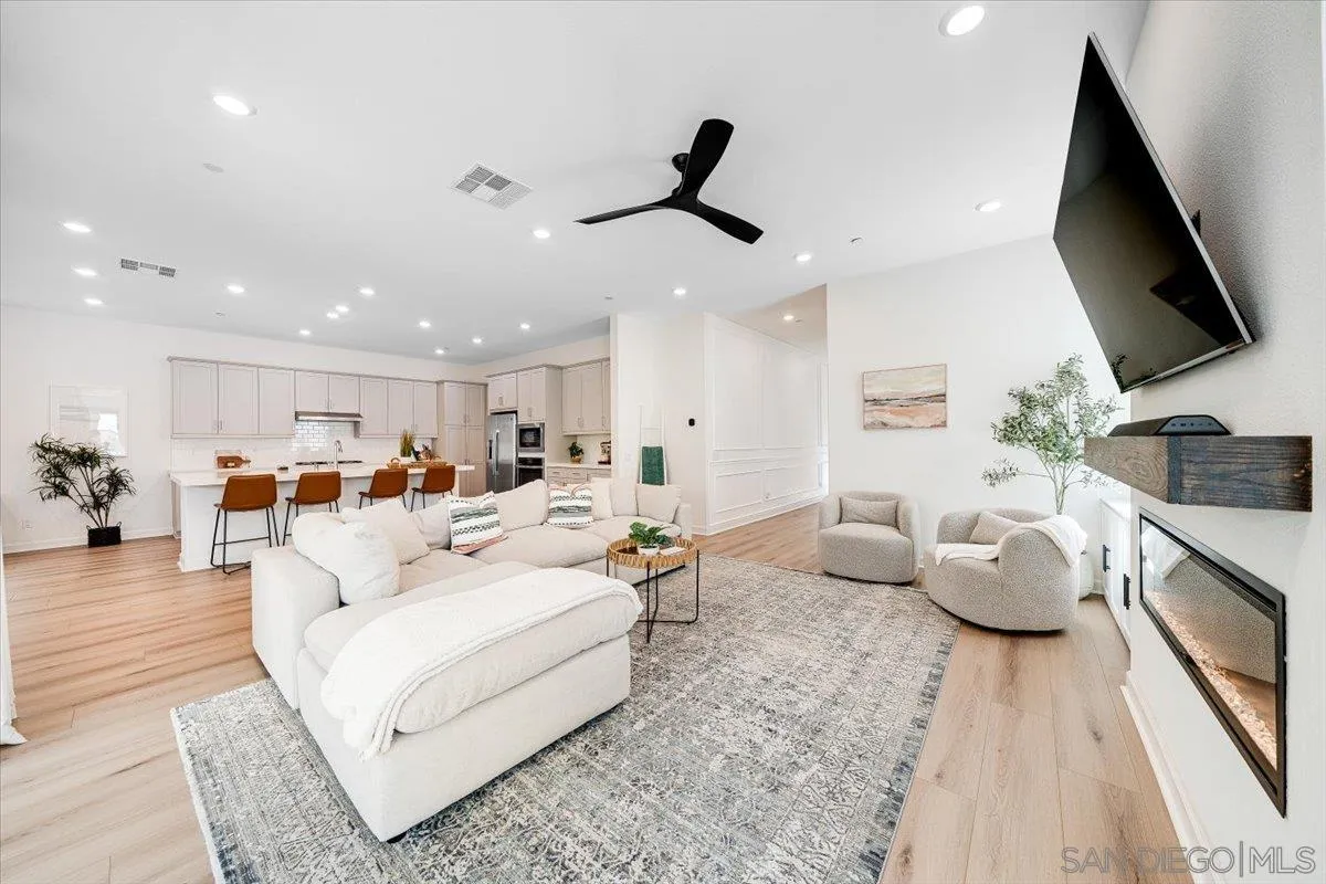 https://cdn.realtyfeed.com/cdn/127/260008940/77b47cdfdffb9da7573bf23fb618ed48.webp