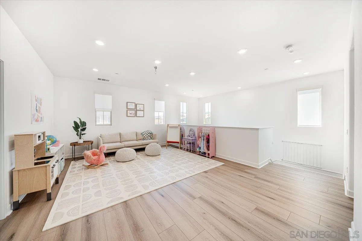 https://cdn.realtyfeed.com/cdn/127/260008940/8544d8845617da9271ca6c0c06e02e14.webp