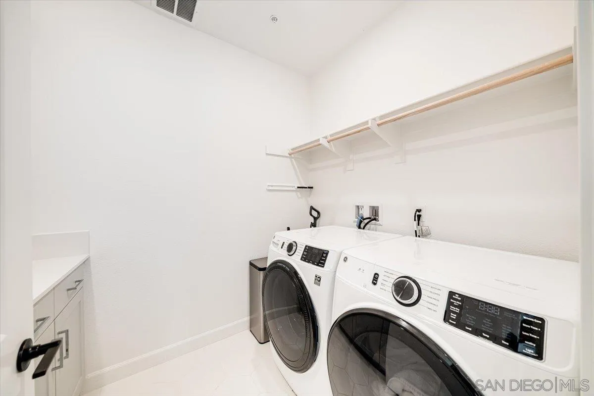 https://cdn.realtyfeed.com/cdn/127/260008940/8dde2ce0341325785e1e9b854ff595d6.webp