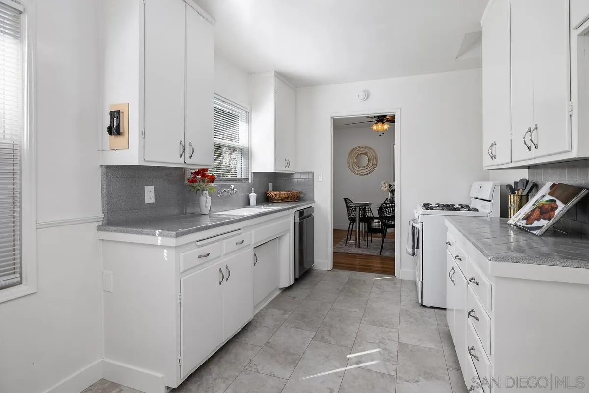 https://cdn.realtyfeed.com/cdn/127/260008942/527214ab209719304bbf9d48579410f9.webp
