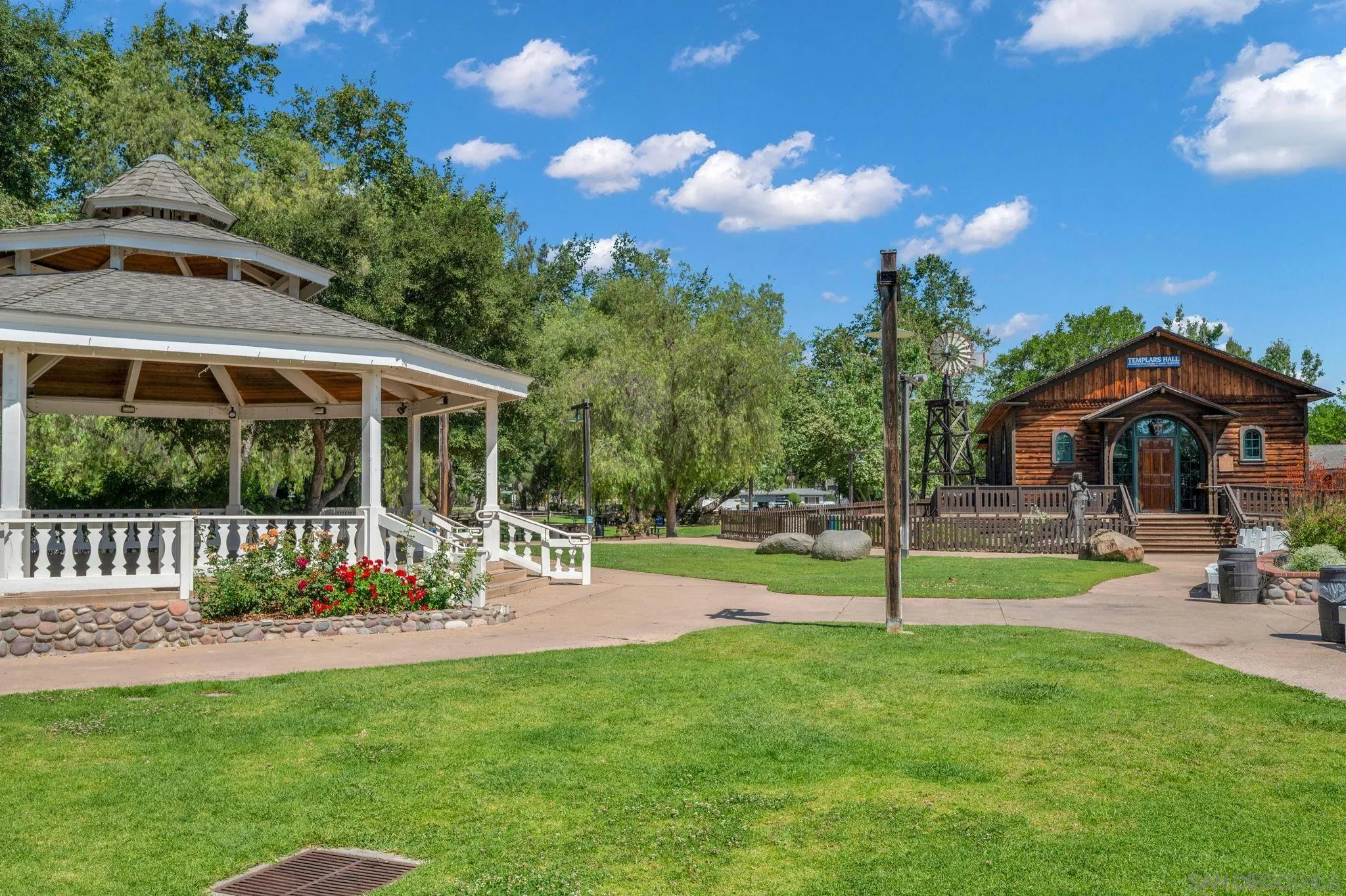 https://cdn.realtyfeed.com/cdn/127/260008946/32bee6fc6b492b7b32a2822683973696.webp