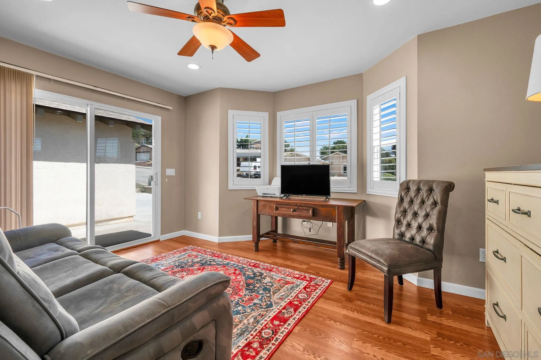 https://cdn.realtyfeed.com/cdn/127/260008946/f668e5d1e68622d3809a49663b8739b0.webp