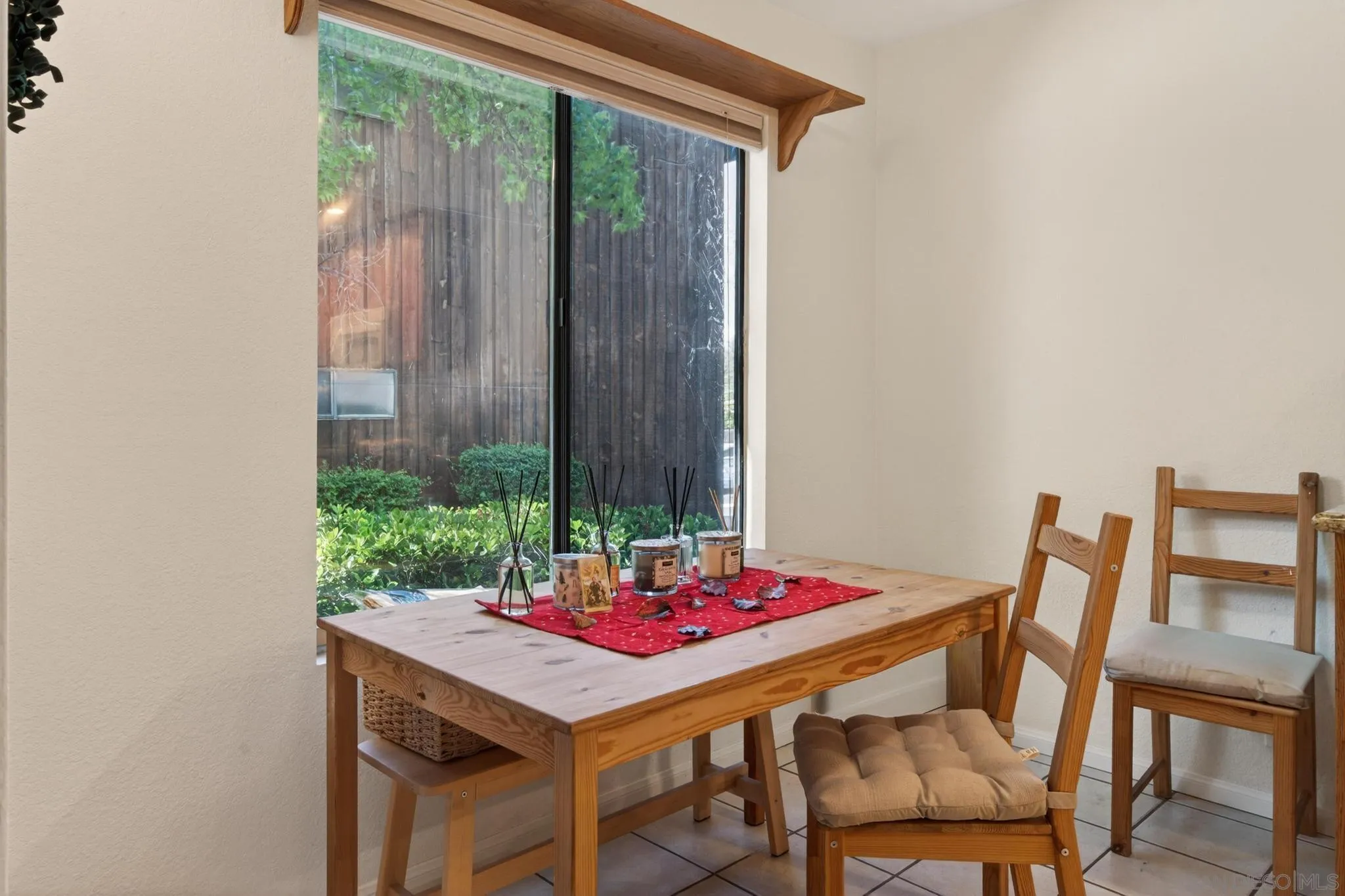 Photo #6: 260008947 Listing: Photo #6