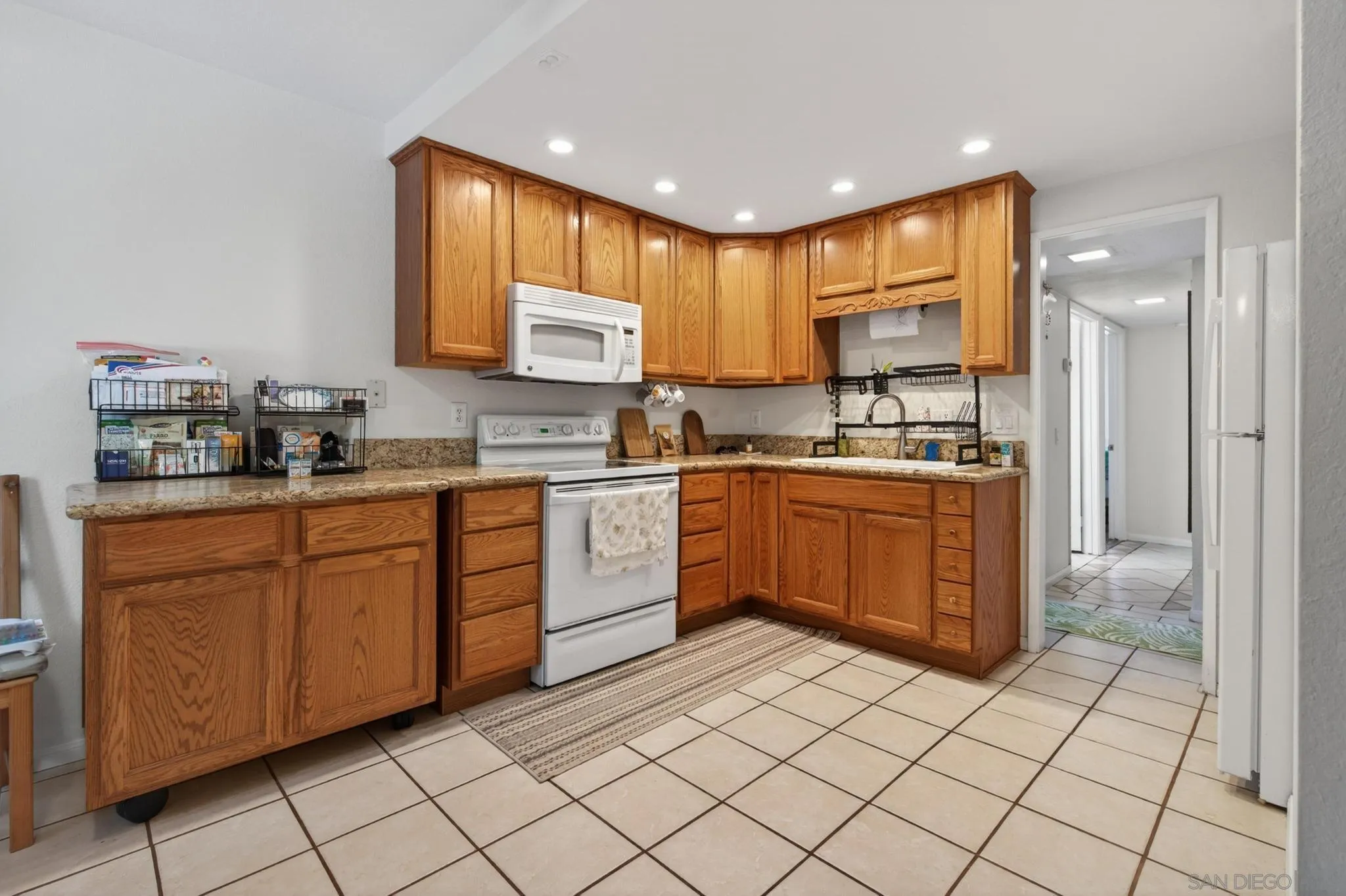 Photo #5: 260008947 Listing: Photo #5