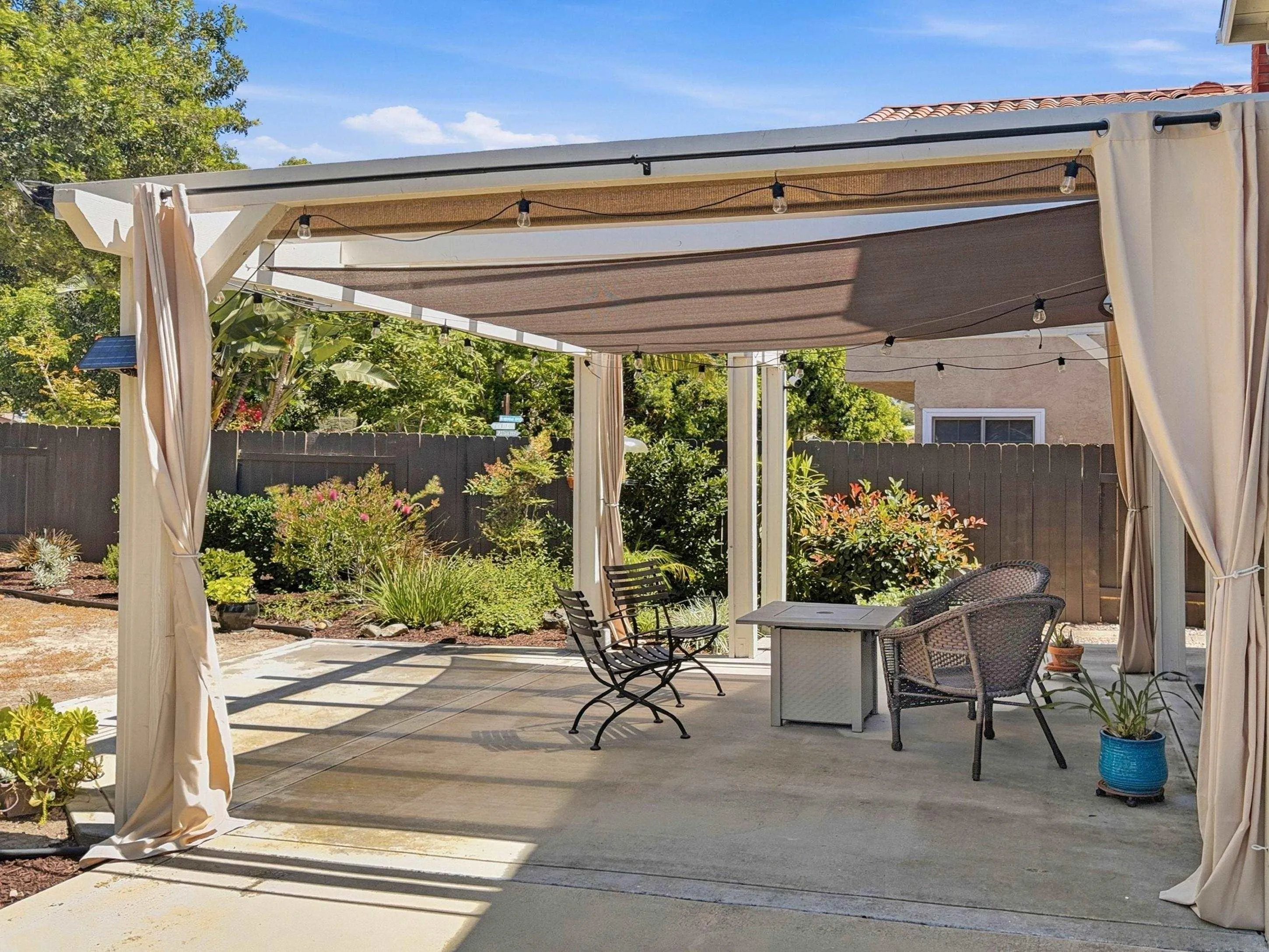 https://cdn.realtyfeed.com/cdn/127/260008948/03a4f0471ac205d1283adf55e67f0526.webp