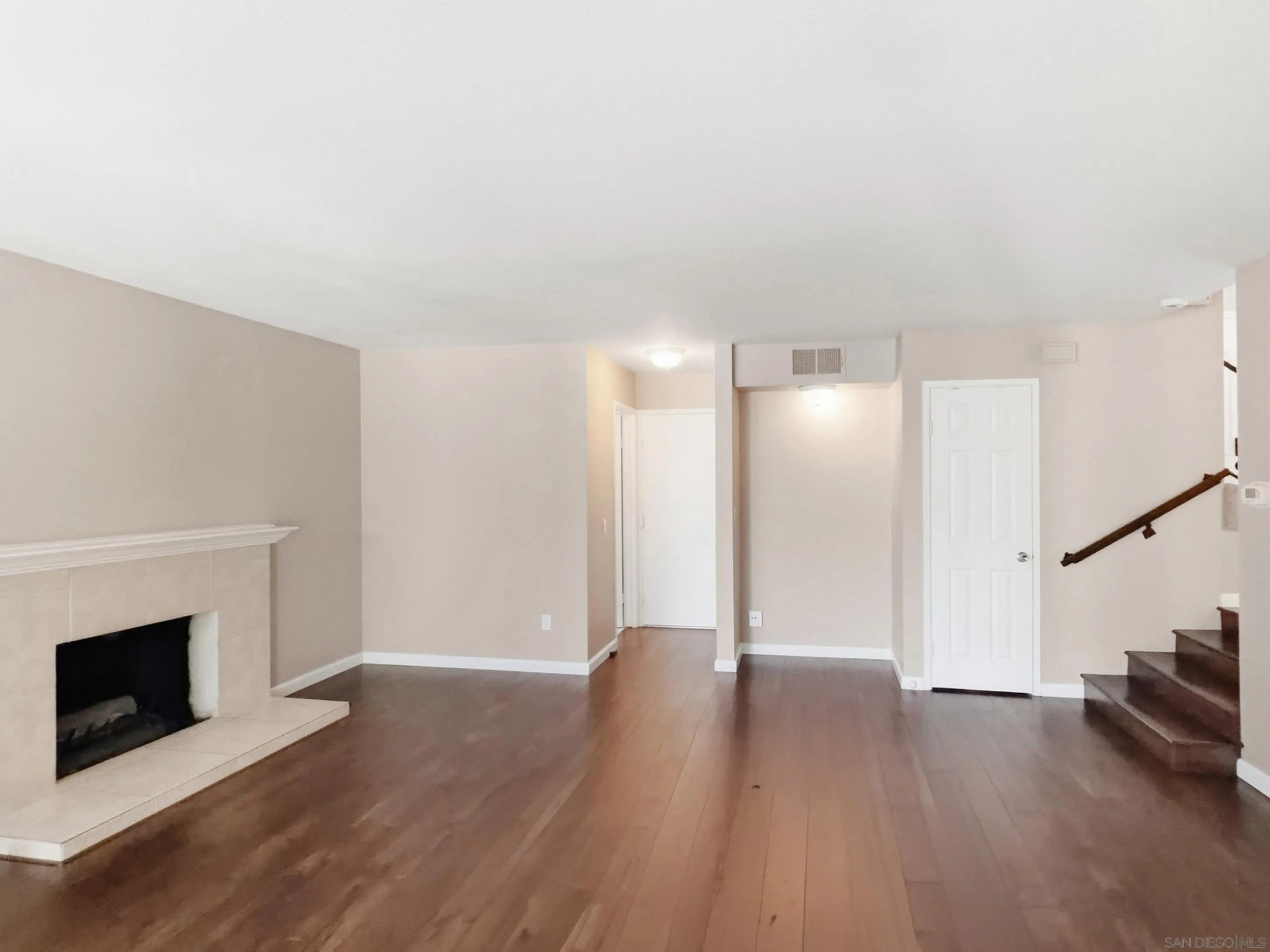 https://cdn.realtyfeed.com/cdn/127/260008948/d31ee74a8e915817b5cf7bfc580a6b18.webp