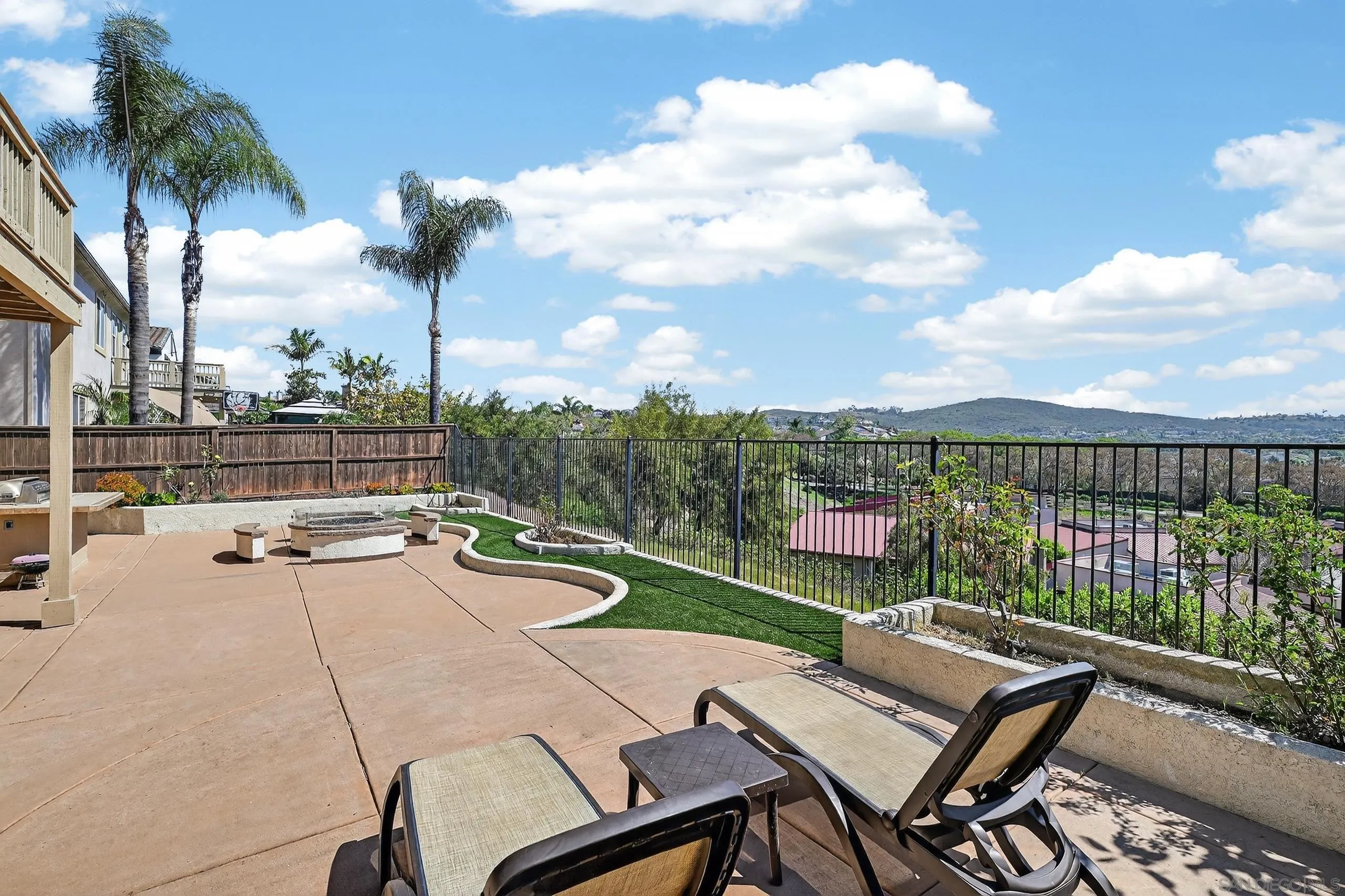 https://cdn.realtyfeed.com/cdn/127/260008949/16fdd8f55aefbe82106f0ce35414b23c.webp