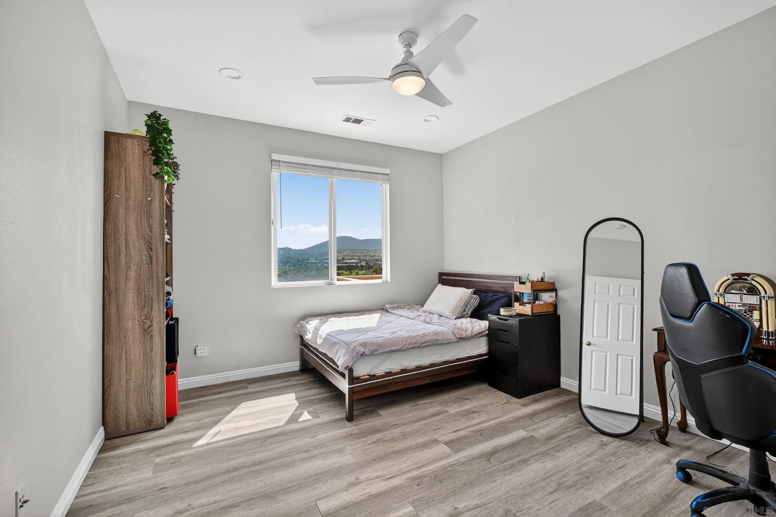 https://cdn.realtyfeed.com/cdn/127/260008949/303e5fc44426277c21e1bee7b6f79a96.webp