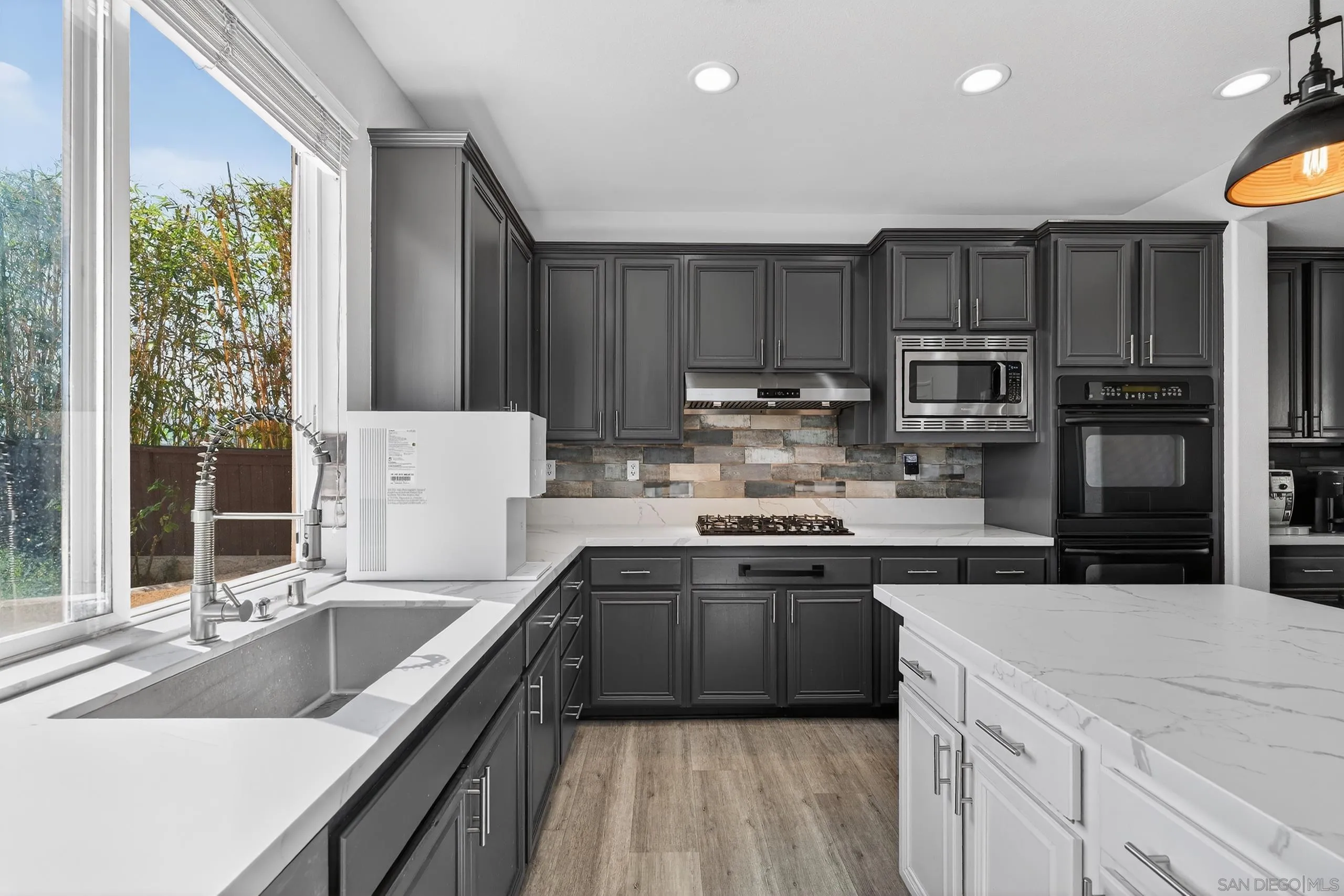 https://cdn.realtyfeed.com/cdn/127/260008949/a661aea2391a4e321980b9ad94f83bad.webp