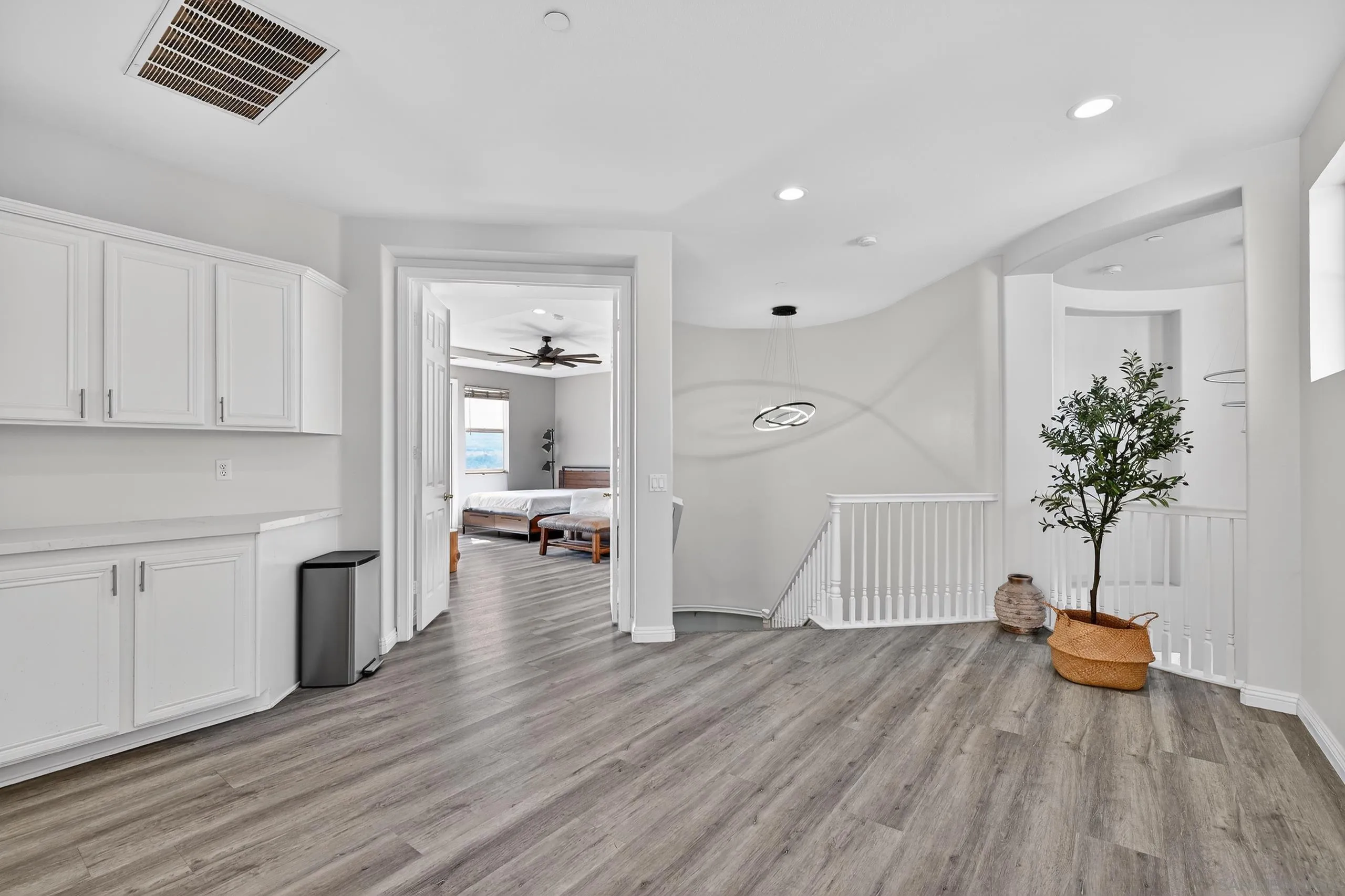 https://cdn.realtyfeed.com/cdn/127/260008949/c7e3505e2a6260aa7640a3e4f3850a29.webp
