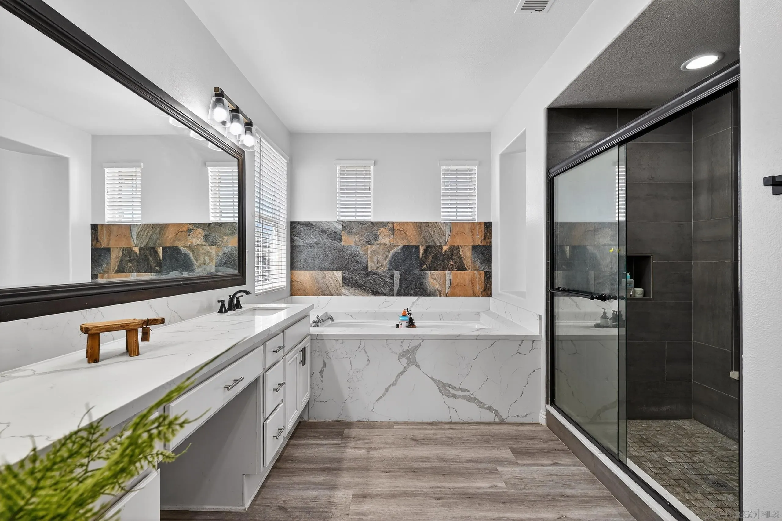 https://cdn.realtyfeed.com/cdn/127/260008949/e403eb163169da2238250baa977f1a07.webp