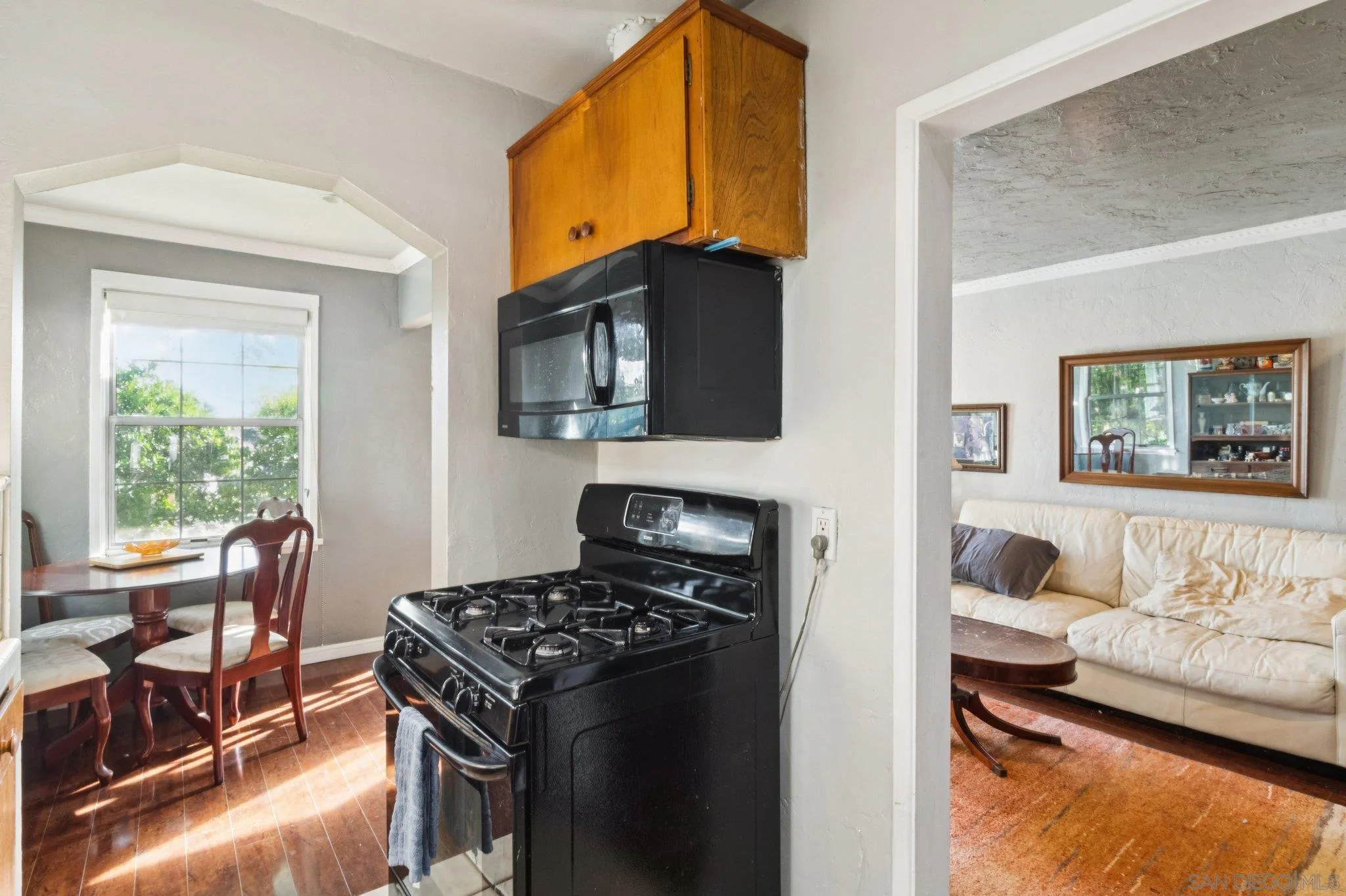 https://cdn.realtyfeed.com/cdn/127/260008951/0e3b40b813edc86bd7a35bfa9965390c.webp