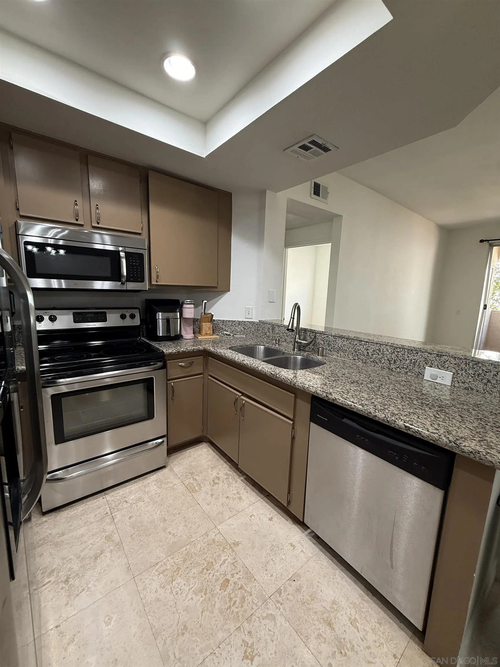 680 Camino De La Reina UNIT 2201, San Diego, CA, 92108
