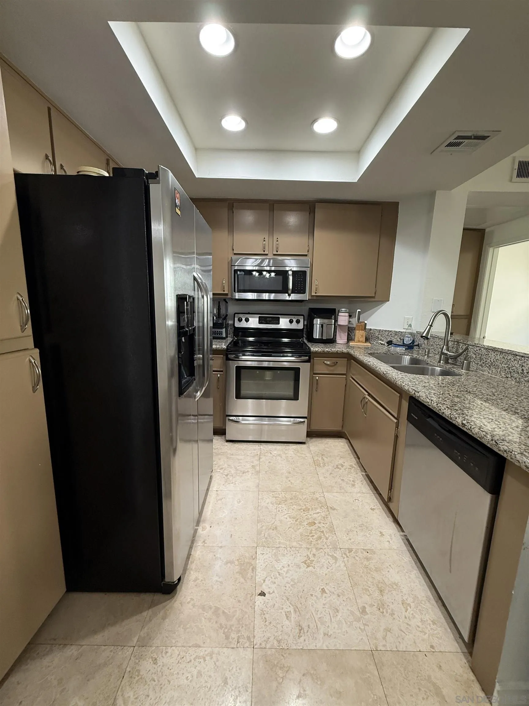 680 Camino De La Reina UNIT 2201, San Diego, CA, 92108
