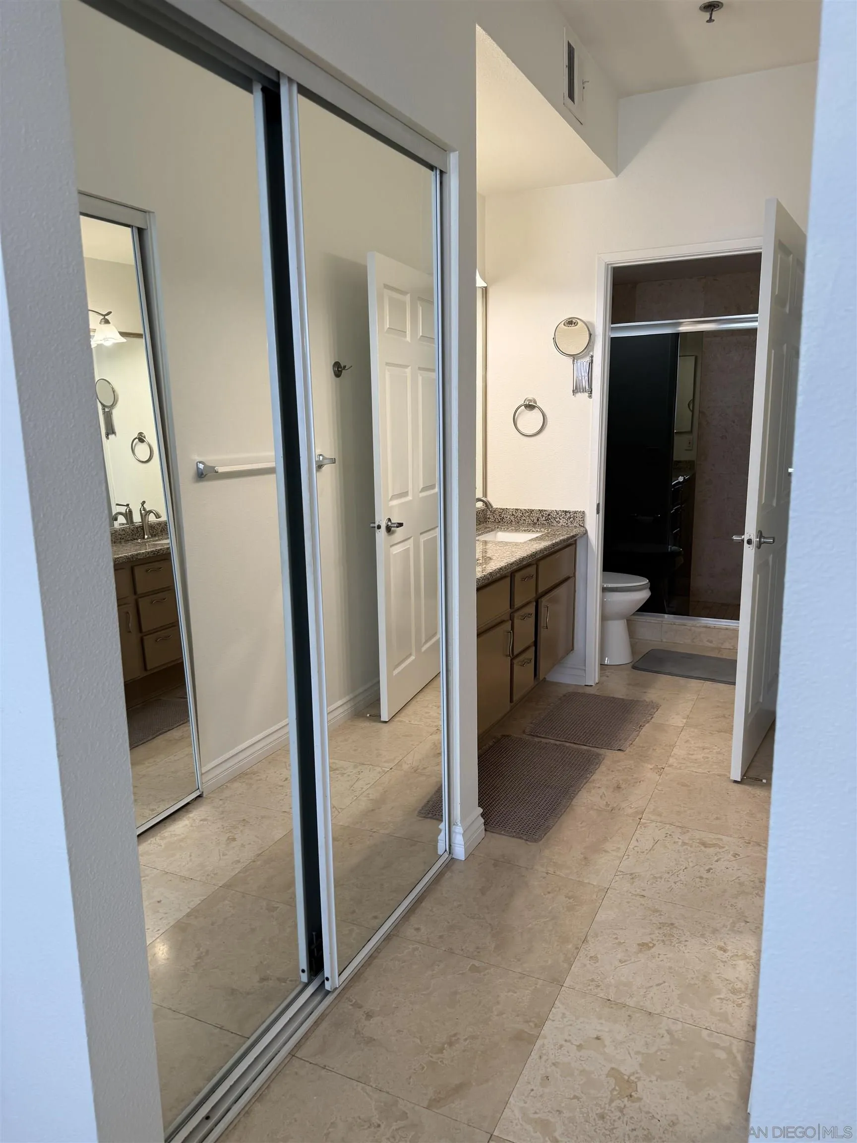 680 Camino De La Reina UNIT 2201, San Diego, CA, 92108