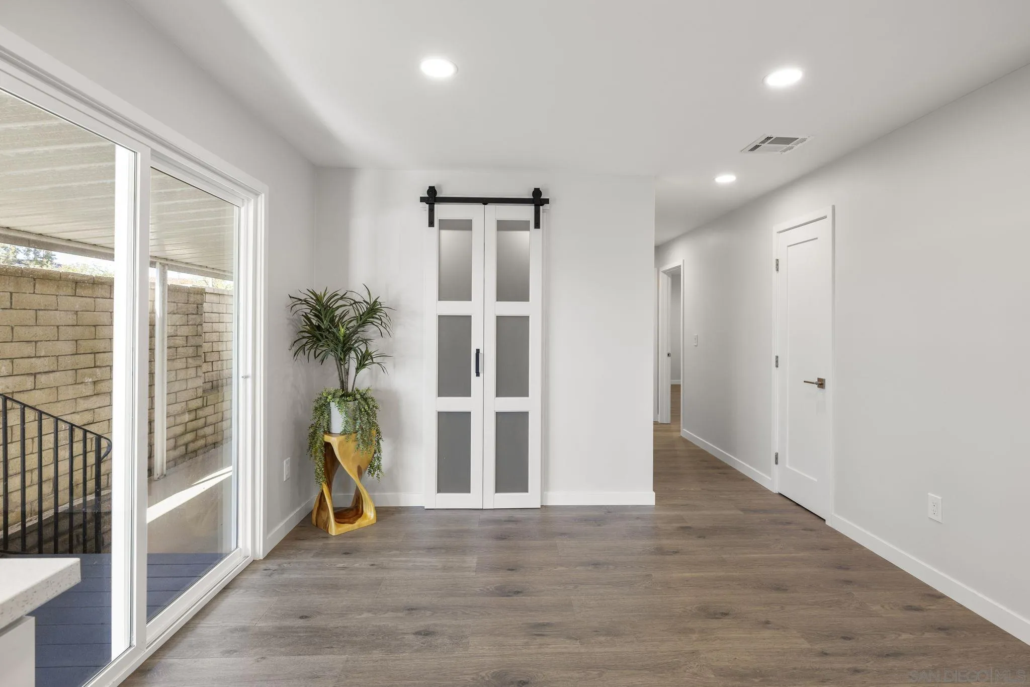 https://cdn.realtyfeed.com/cdn/127/260008956/06d619d11f92b1597ccf79cb69692512.webp