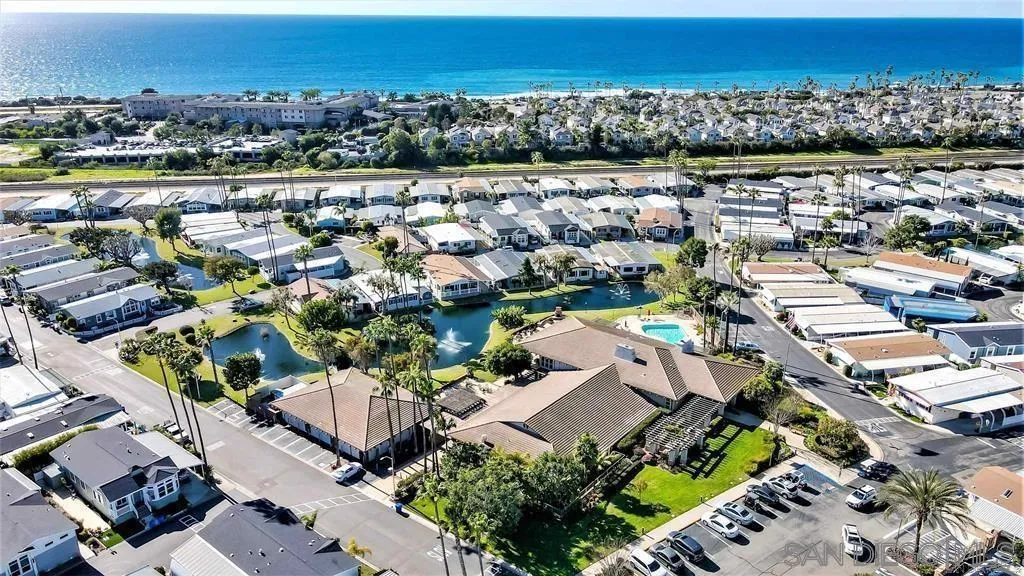 https://cdn.realtyfeed.com/cdn/127/260008956/fdb156951e93e989d0d29d3f0213ca0f.webp