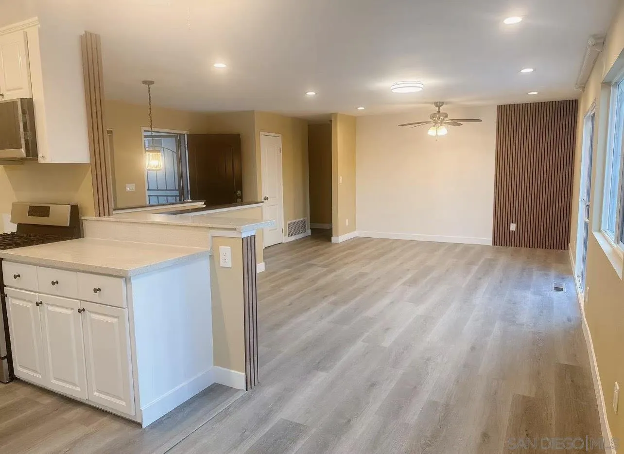 https://cdn.realtyfeed.com/cdn/127/260008957/cc79658135301580e7532f724621a012.webp