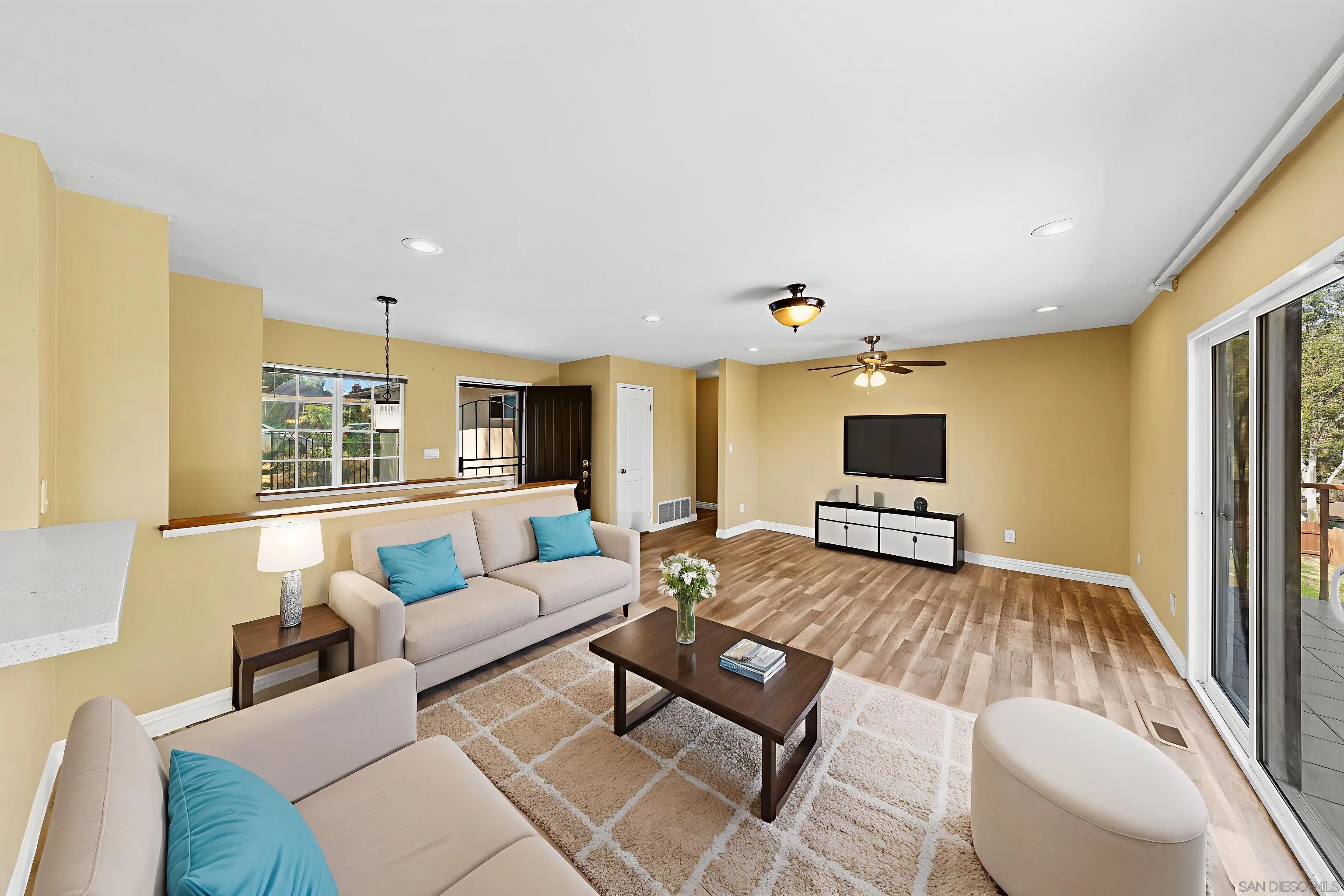 https://cdn.realtyfeed.com/cdn/127/260008957/d8e60e54f67a28725d789513c3cd2963.webp