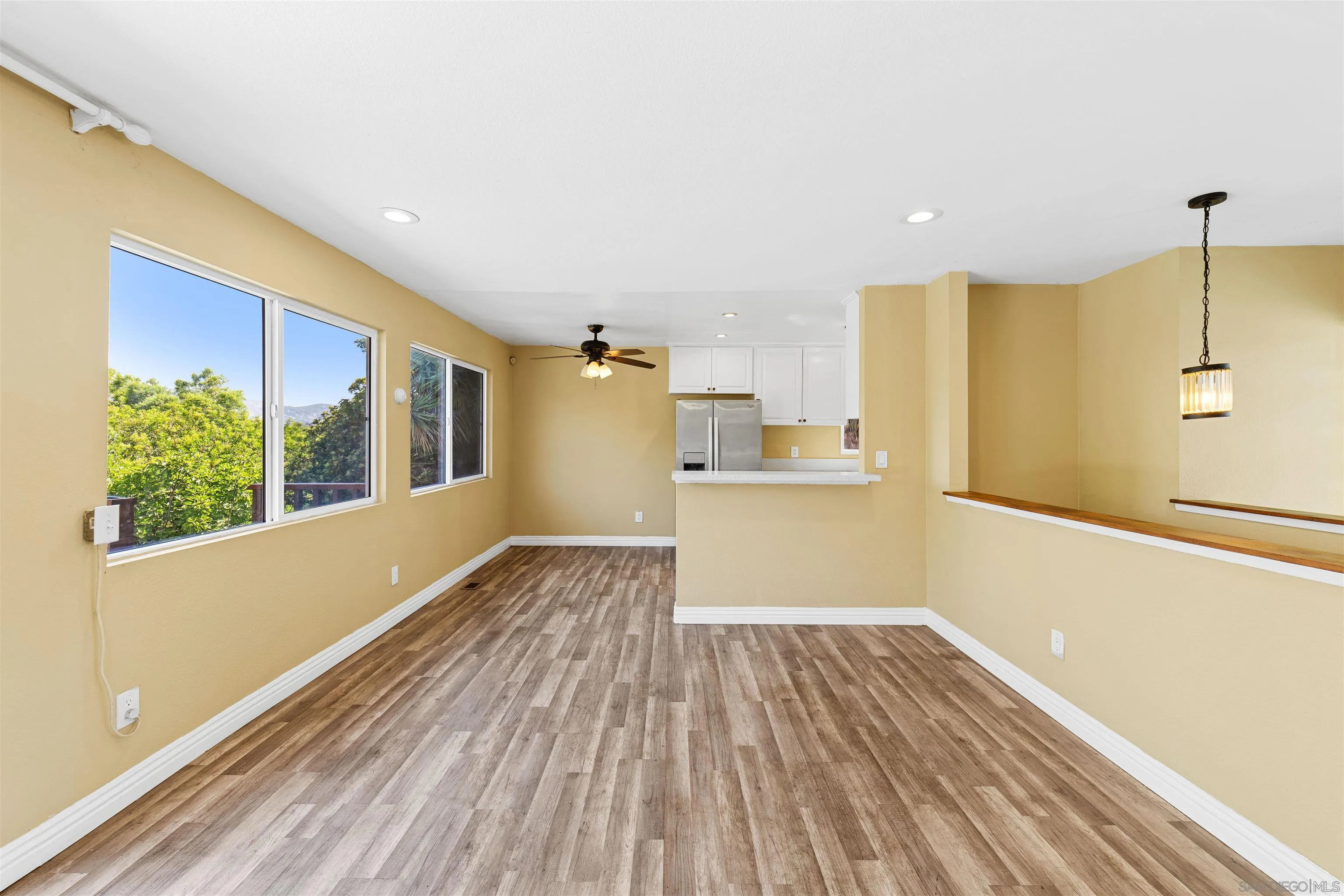 https://cdn.realtyfeed.com/cdn/127/260008957/f2ad064c2f0b701534092c7e68d4953c.webp