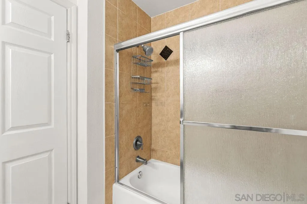 Photo #10: 260008959 Listing: Photo #10