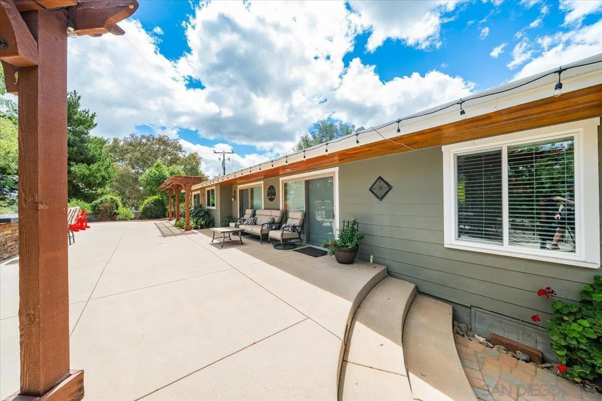 https://cdn.realtyfeed.com/cdn/127/260008965/1ddbe0655bb1c2fa415c9bd3eb46832e.webp