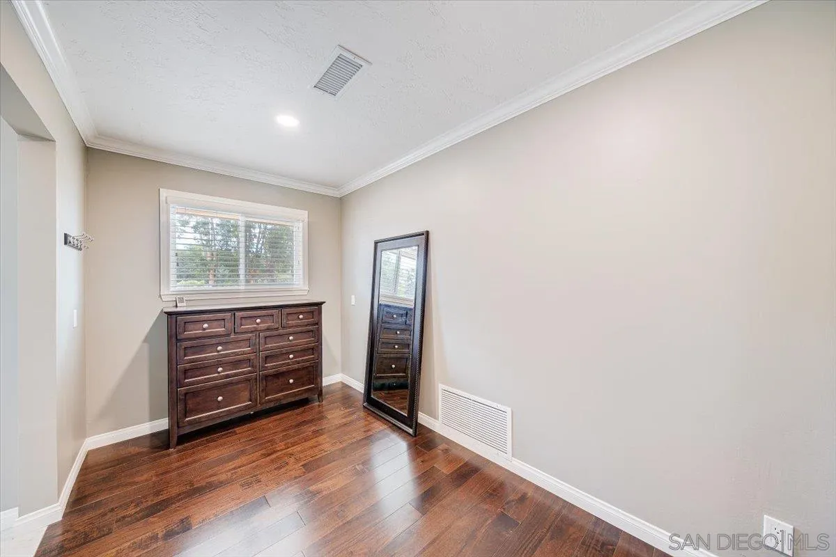 https://cdn.realtyfeed.com/cdn/127/260008965/4ebaba592626af9d51c8f4c245d7fd2f.webp