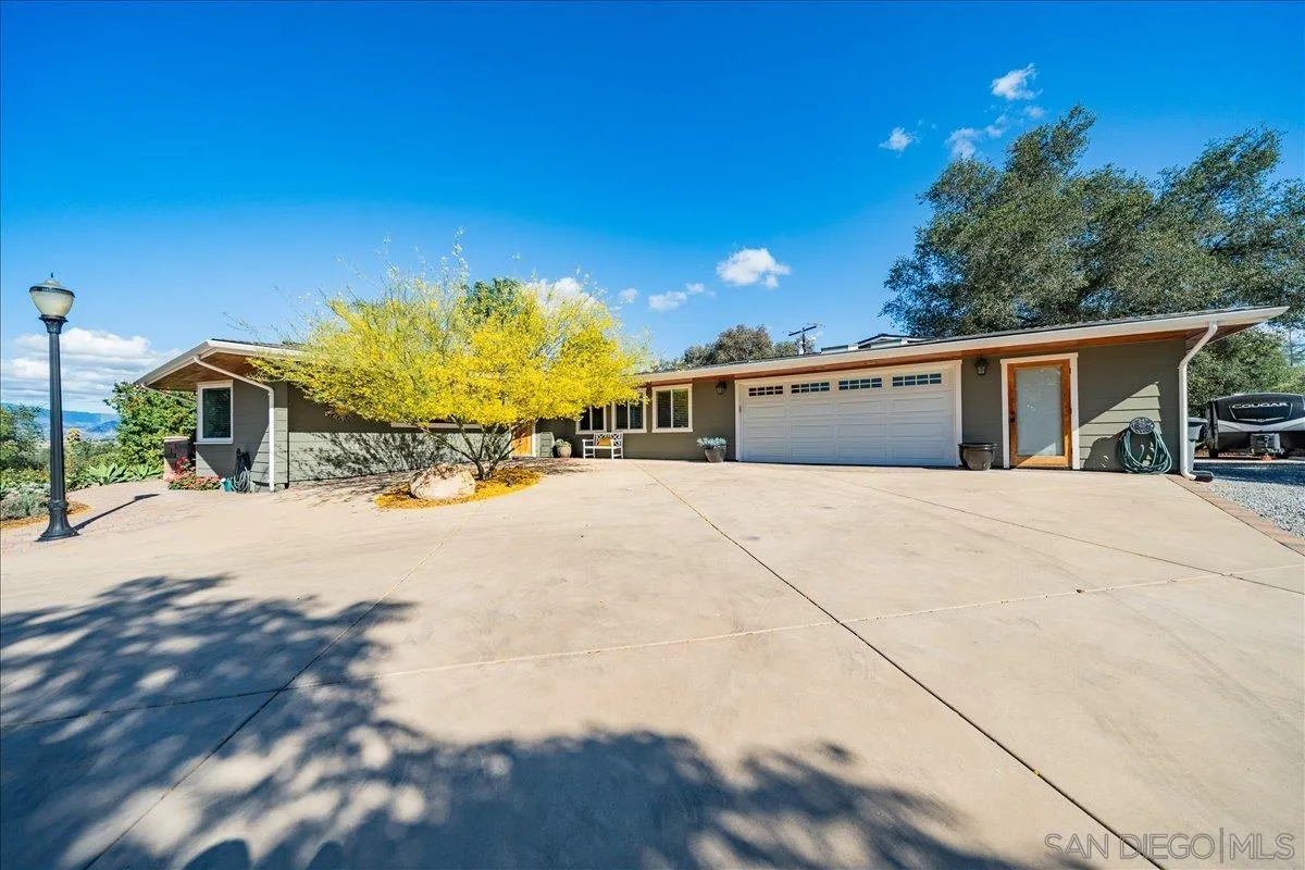 https://cdn.realtyfeed.com/cdn/127/260008965/643ff0367e121e0fb280c1d673cd49d5.webp