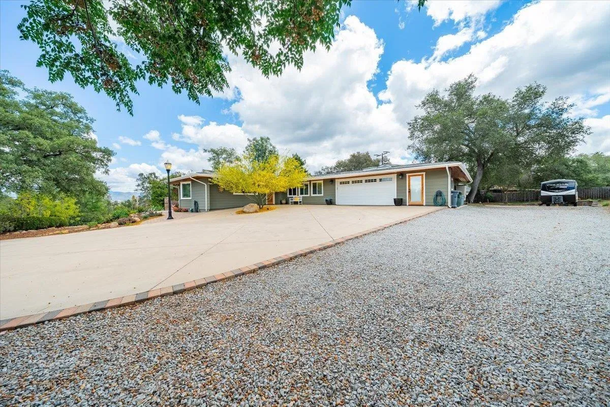 https://cdn.realtyfeed.com/cdn/127/260008965/69600a8d884e87d2cfe00c9614592c5e.webp