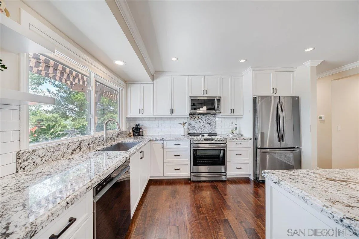 https://cdn.realtyfeed.com/cdn/127/260008965/8a042cefbd67983279c976f2d3b8de45.webp