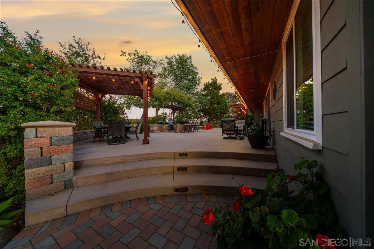 https://cdn.realtyfeed.com/cdn/127/260008965/c92bc897f1e216a72982472c4fa7122f.webp
