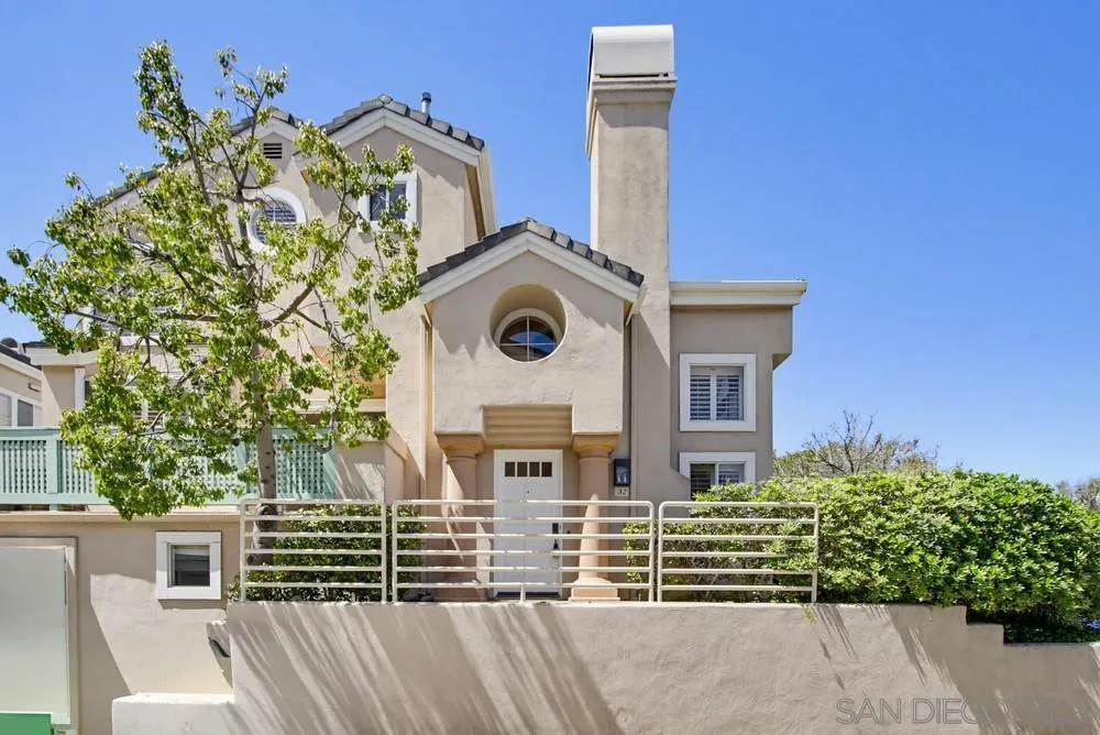 Photo #2: 260008973 Listing: Photo #2