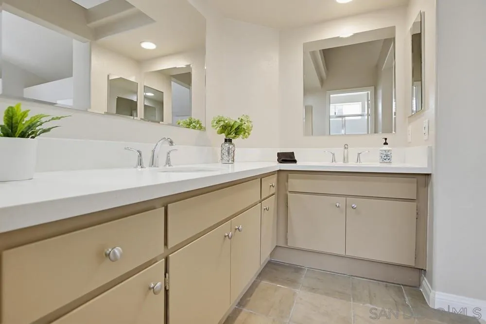 Photo #34: 260008973 Listing: Photo #34