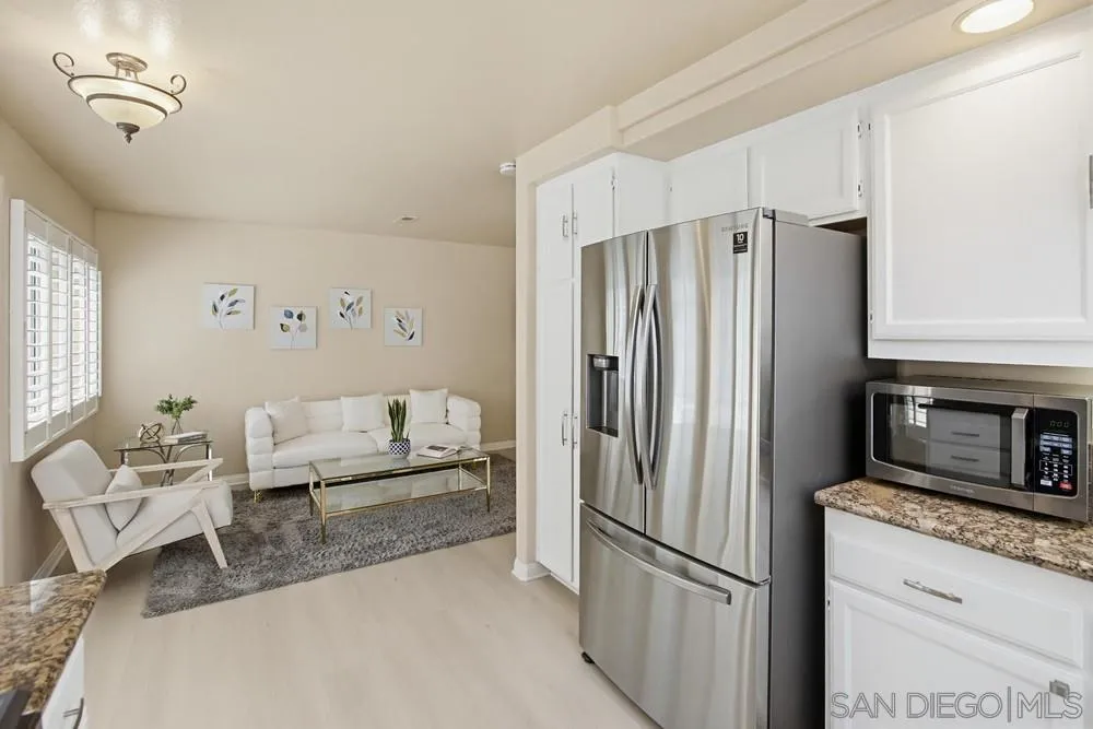 https://cdn.realtyfeed.com/cdn/127/260008973/93eaaebdf4bb9e318075013b7497364d.webp
