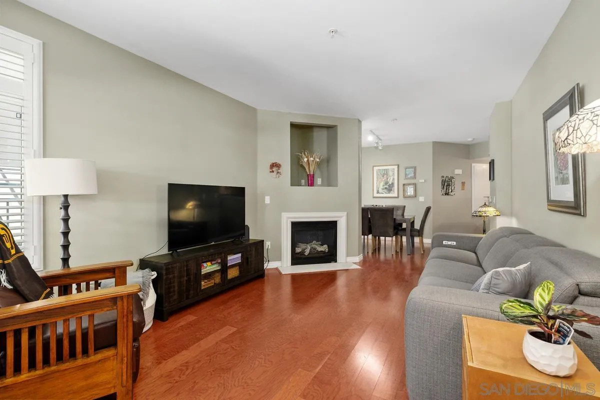 Photo #4: 260008975 Listing: Photo #4