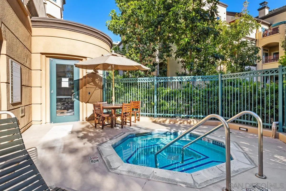 Photo #21: 260008975 Listing: Photo #21