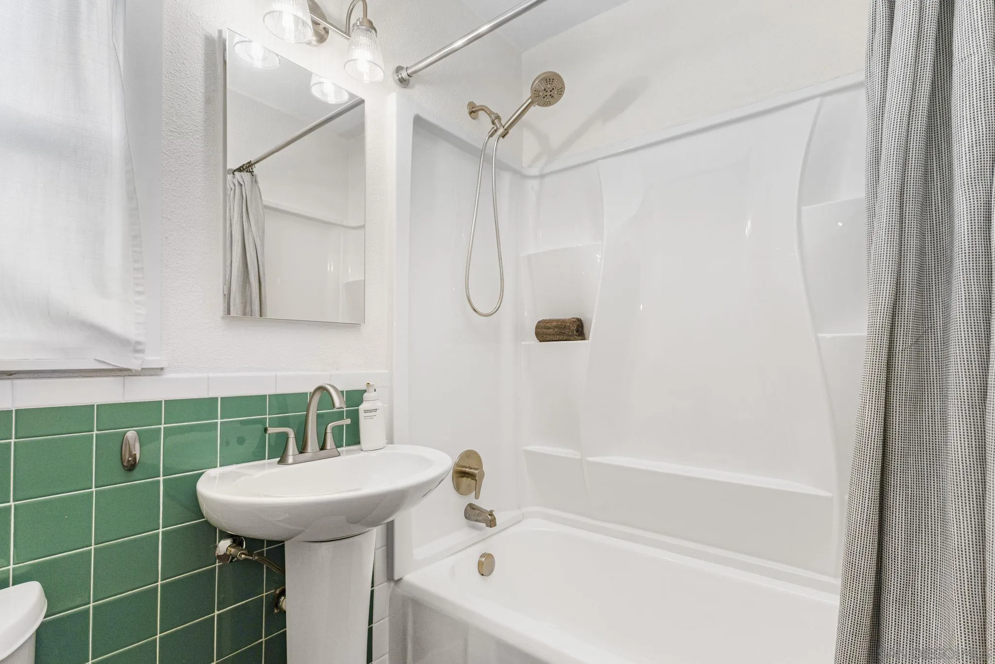 https://cdn.realtyfeed.com/cdn/127/260008982/1027dc51e0a143b39013cf997d30f18f.webp