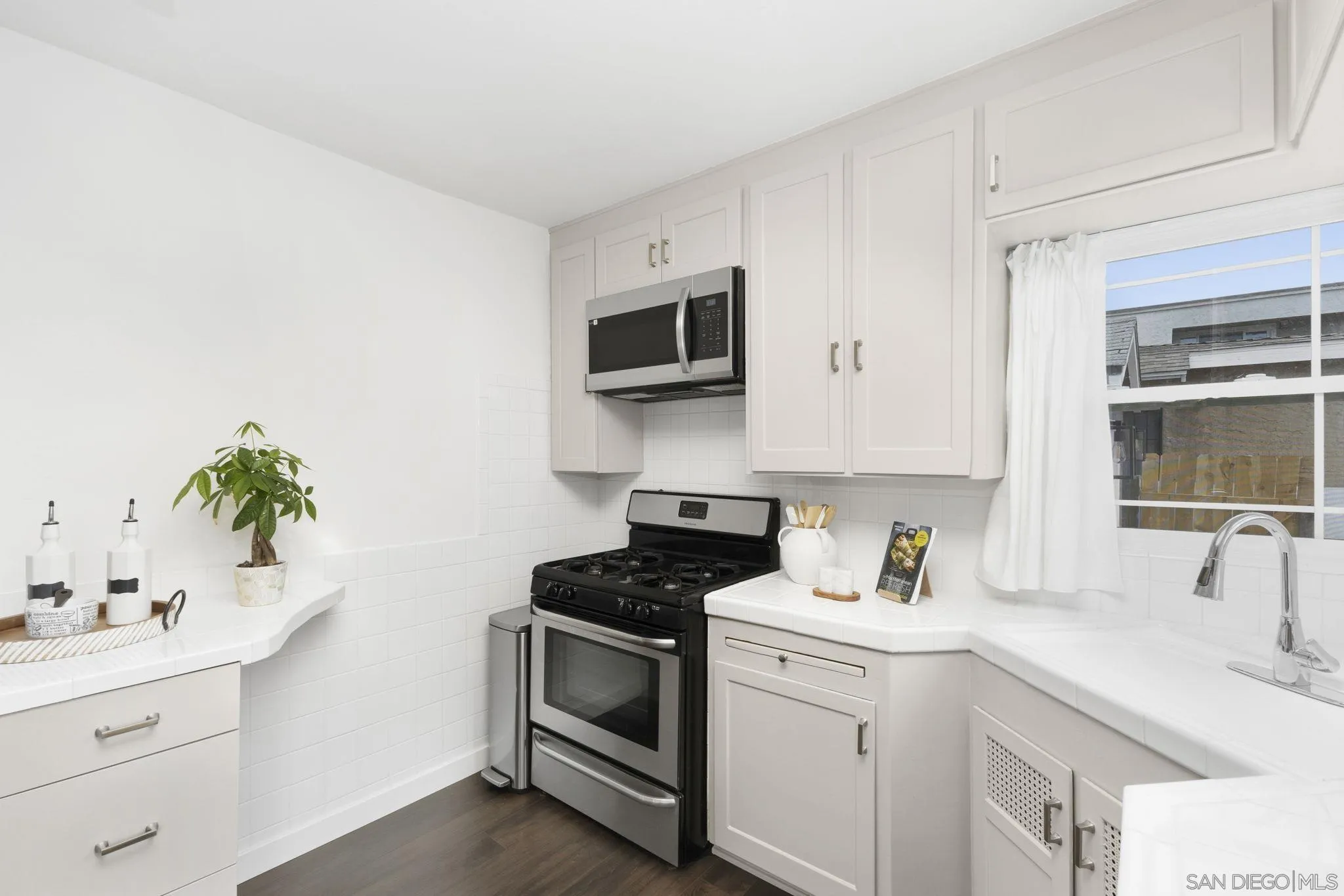 https://cdn.realtyfeed.com/cdn/127/260008982/180122e1176e7c96ec99ef7234646190.webp