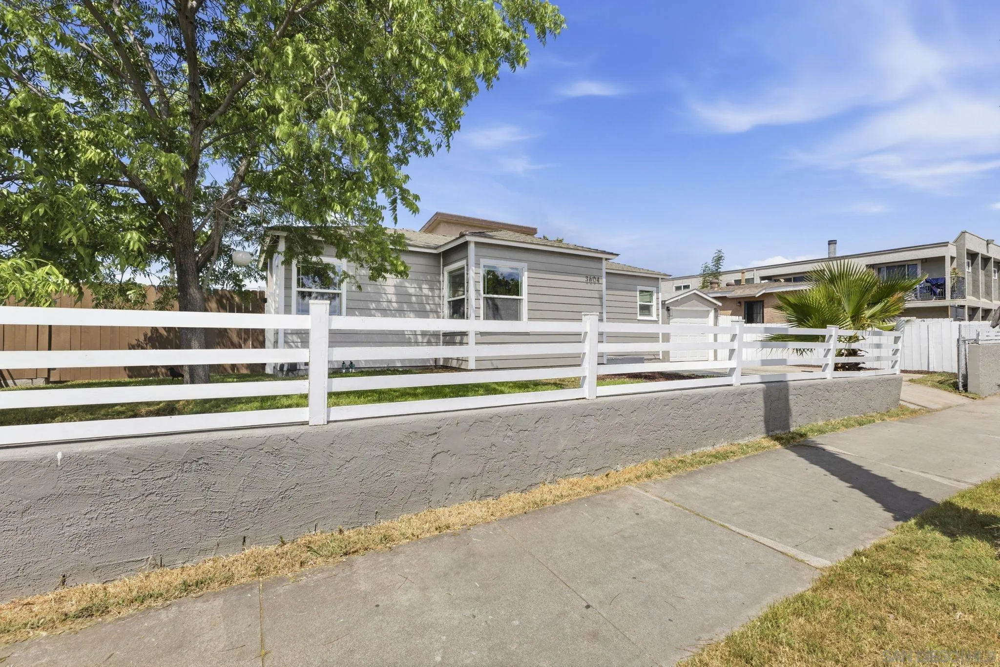 https://cdn.realtyfeed.com/cdn/127/260008982/2215d769fe5e4824eb2eb07f913903d5.webp