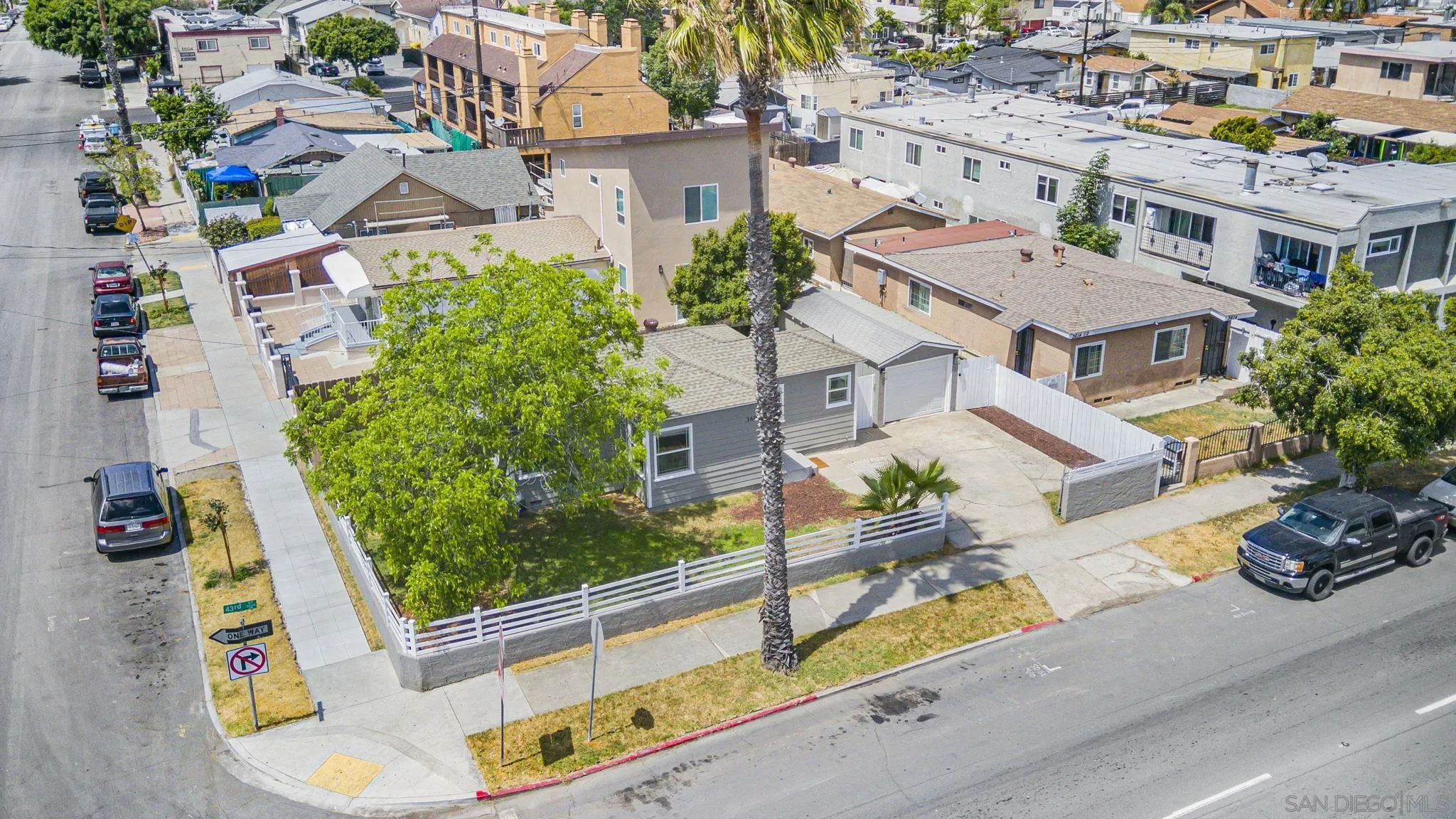 https://cdn.realtyfeed.com/cdn/127/260008982/37685c9da6a2a745f103afab1b3be0f9.webp