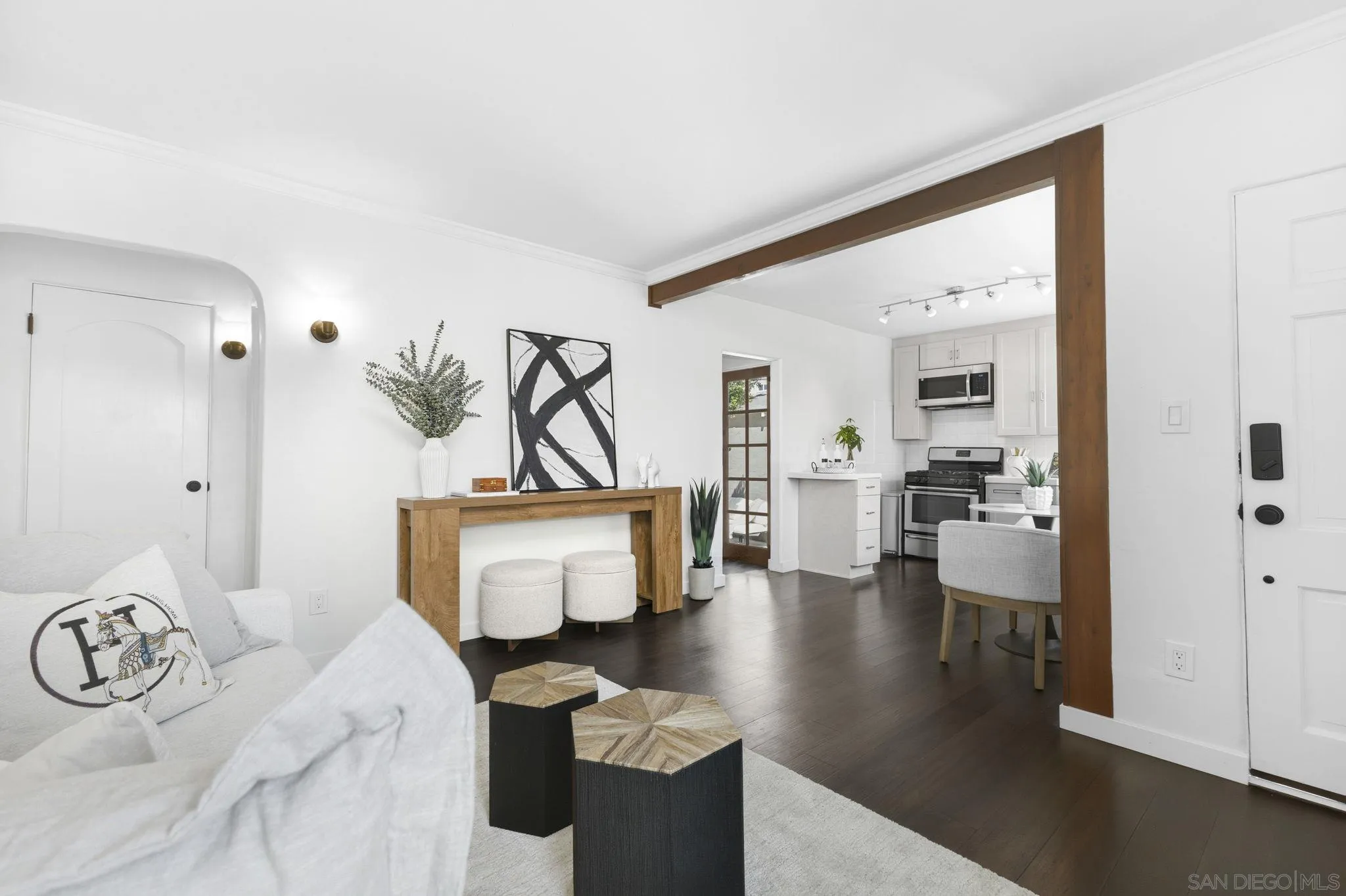 https://cdn.realtyfeed.com/cdn/127/260008982/5593474b82a6631851b2c7093e314e8a.webp