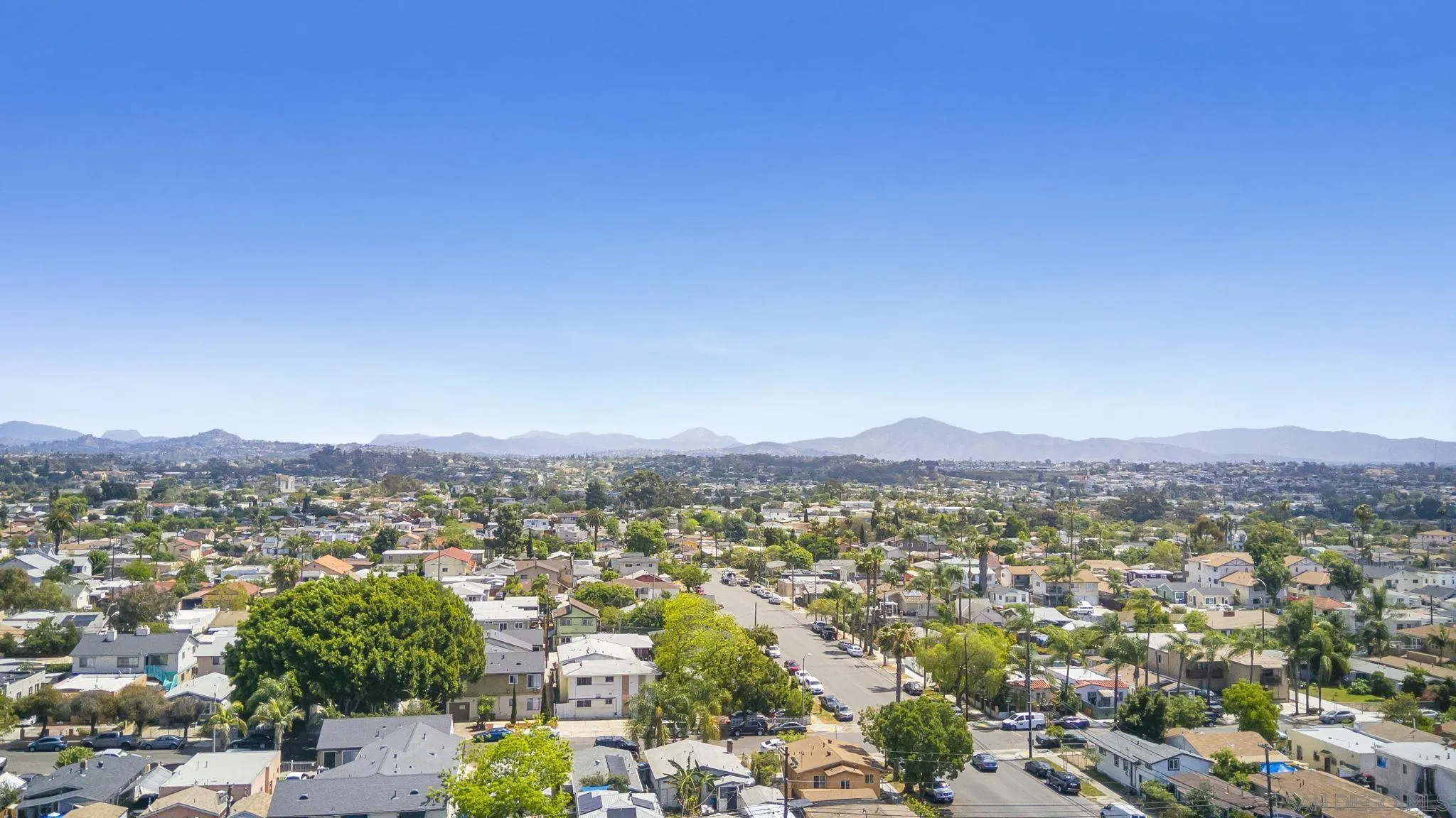 https://cdn.realtyfeed.com/cdn/127/260008982/58b341fc3a49cd41e2ede5a86385515f.webp