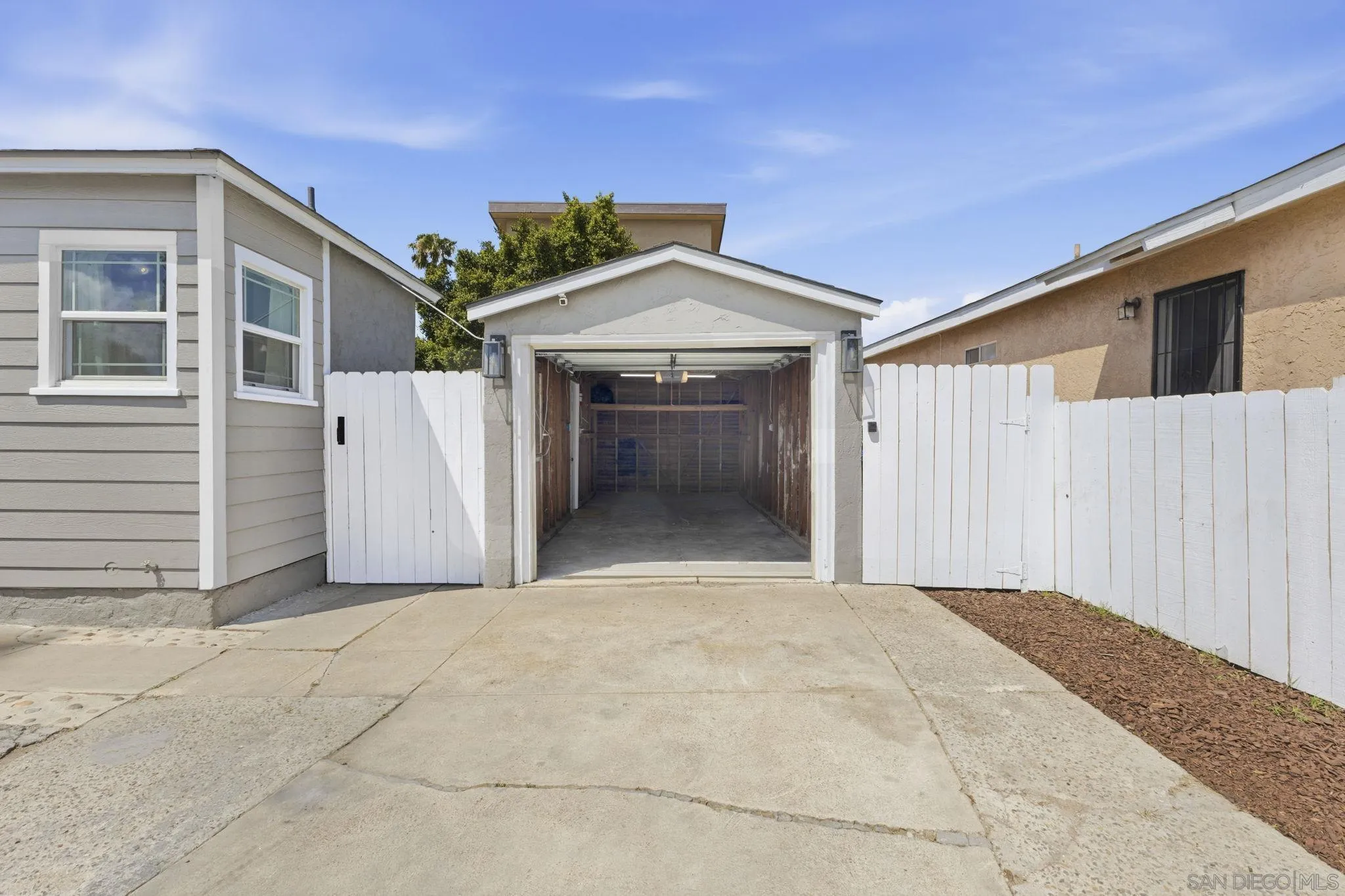 https://cdn.realtyfeed.com/cdn/127/260008982/81c5dc3410b77a7ee090c4b522f1727d.webp
