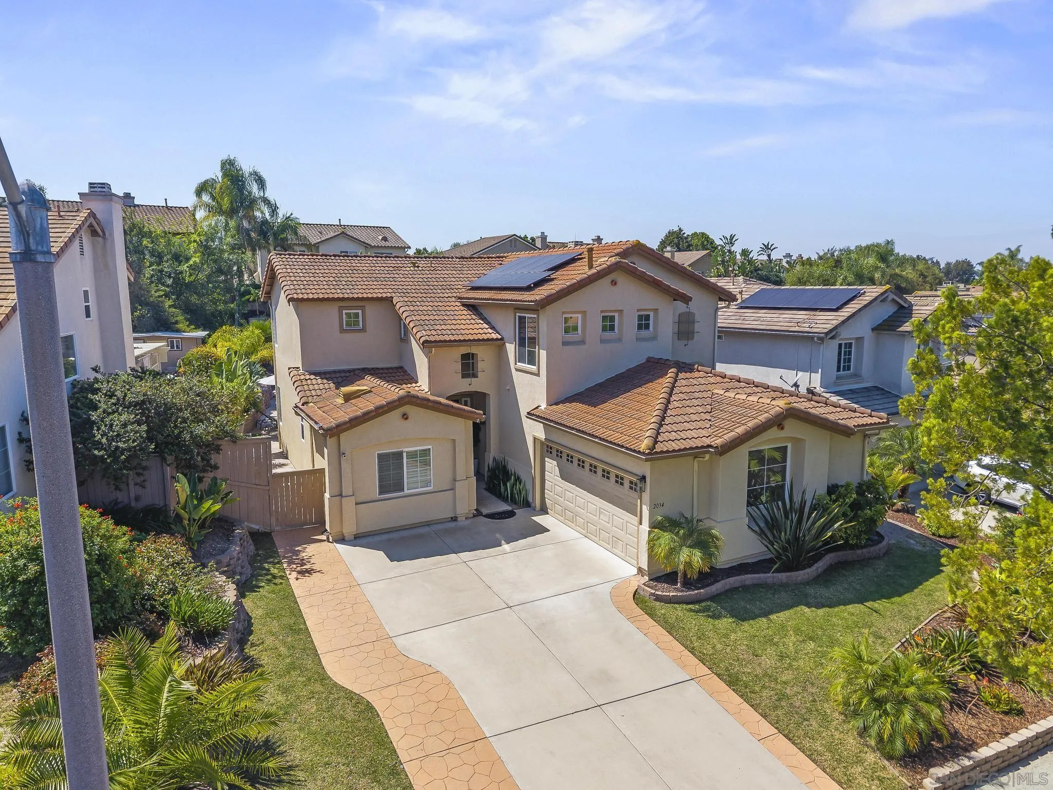 https://cdn.realtyfeed.com/cdn/127/260008991/e40c15b7e7446bacab78548bc281f0b4.webp