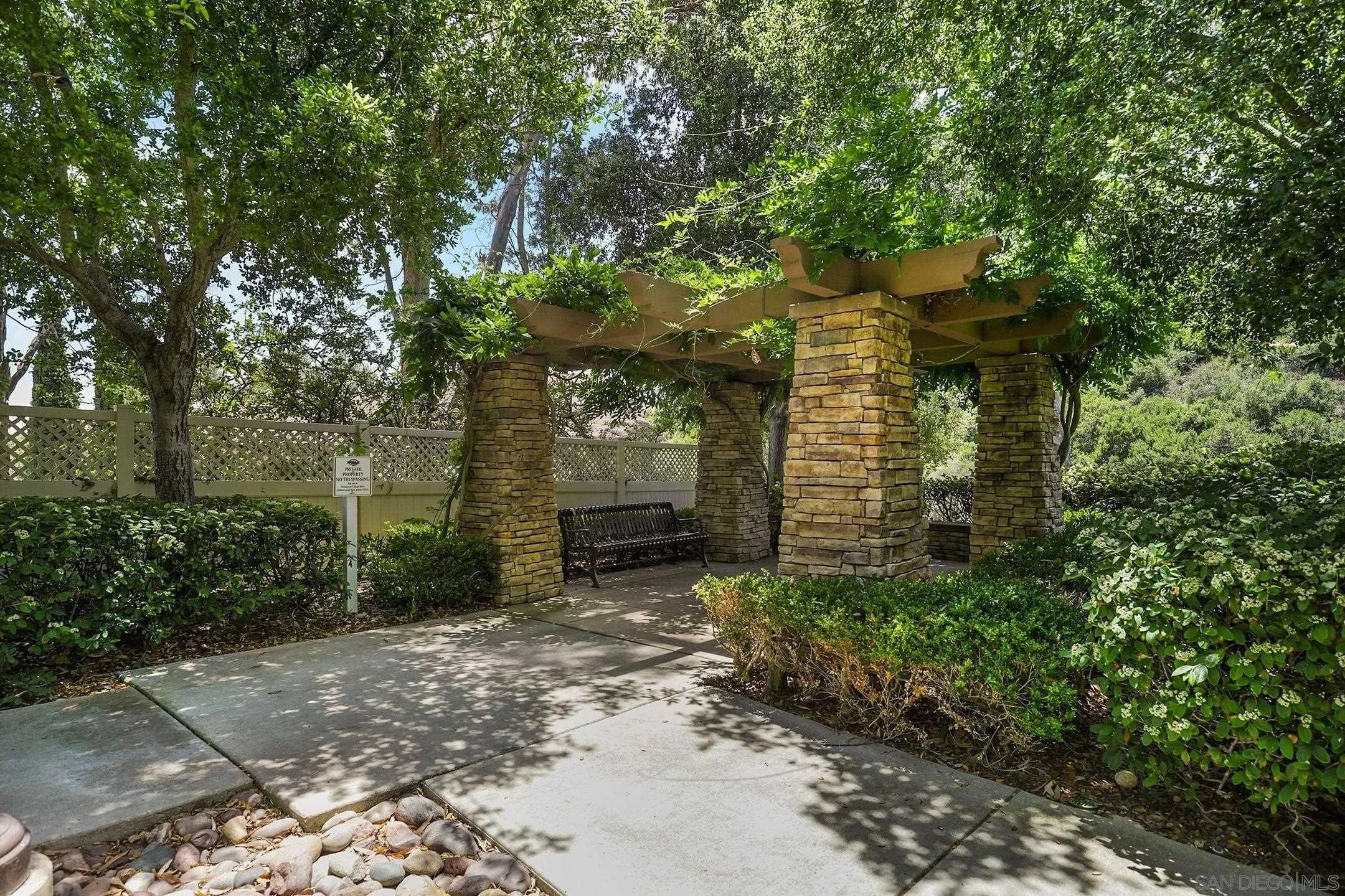 Photo #28: 260008999 Listing: Photo #28
