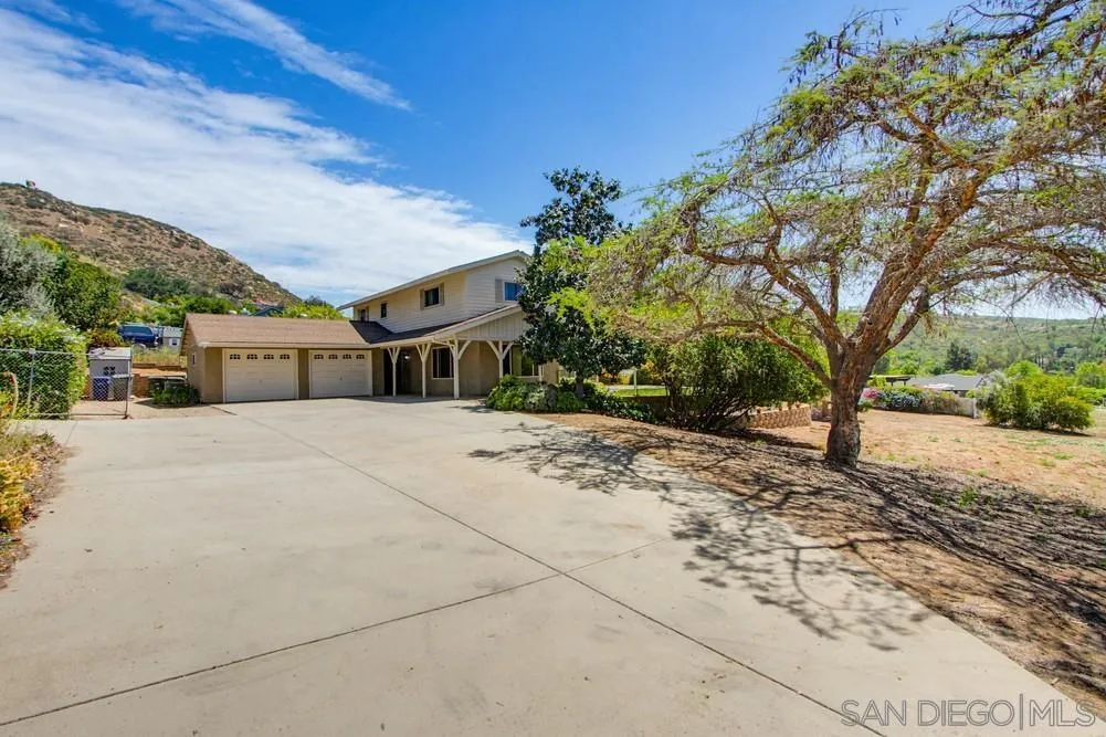 https://cdn.realtyfeed.com/cdn/127/260009000/0313a82f07a6dfb69c82517fddbc0459.webp